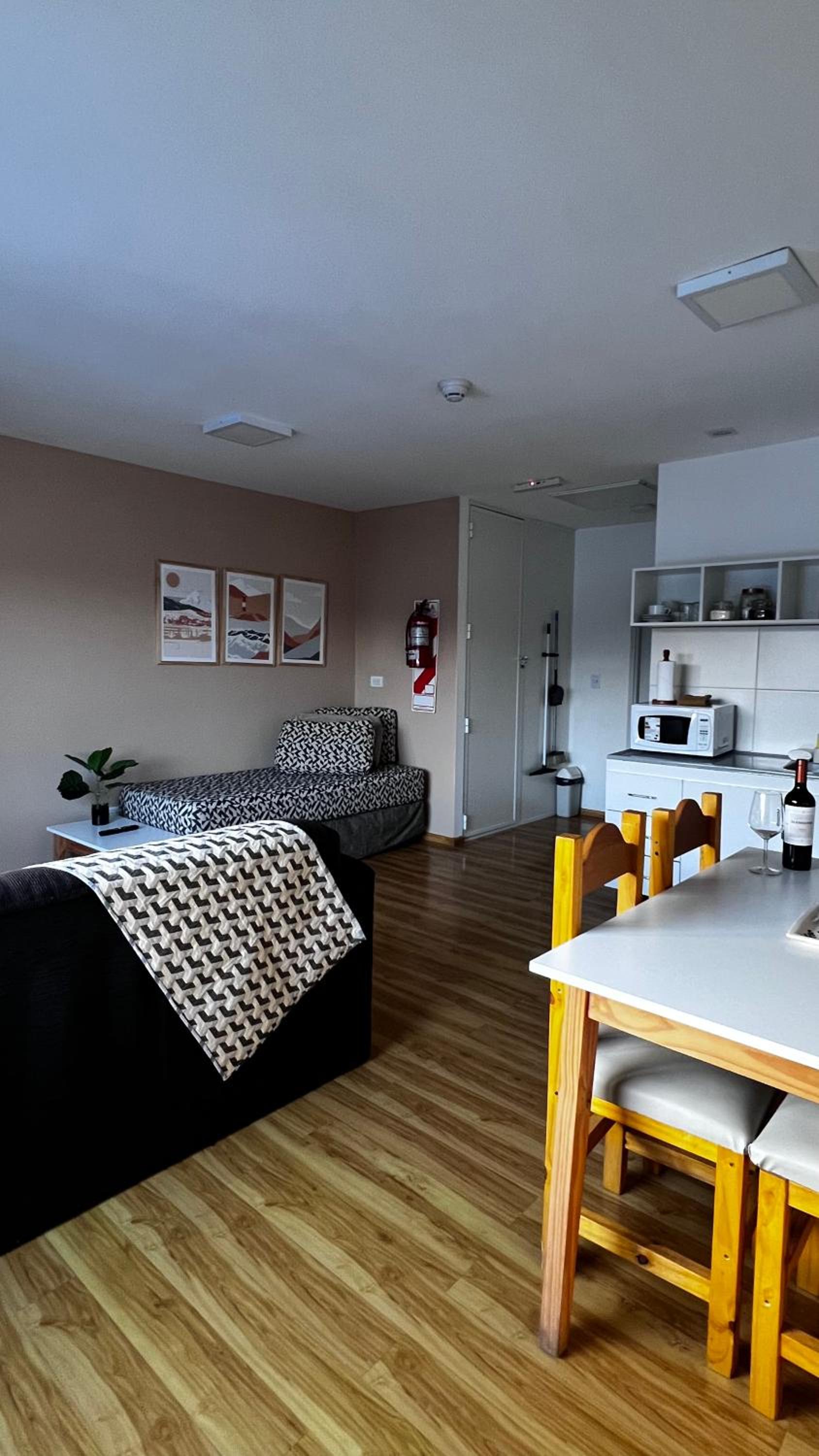 One-Bedroom Apartment photo 1