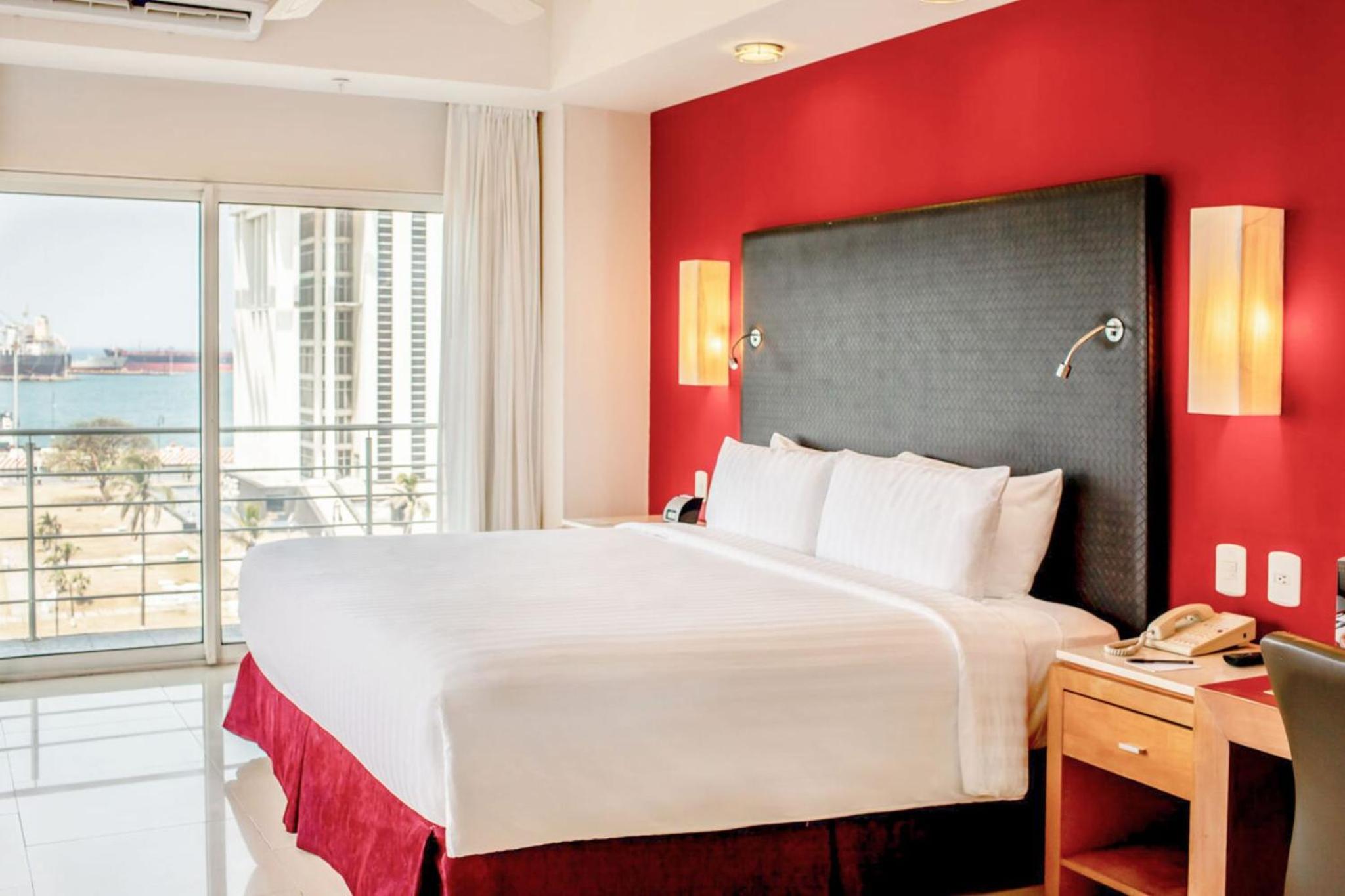 King Suite - Photo 4