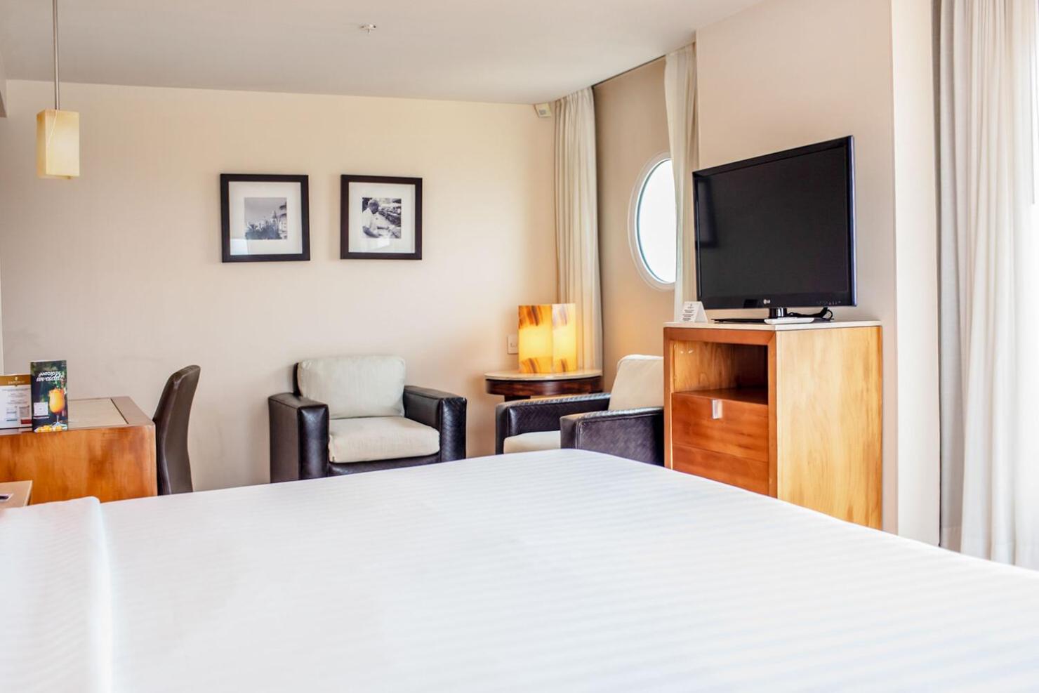 King Suite - Photo 2