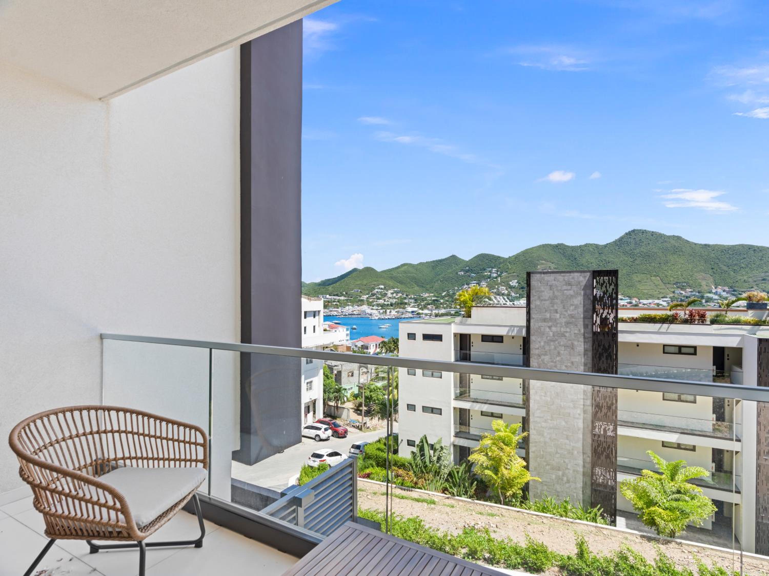 One-Bedroom Apartment with Balcony