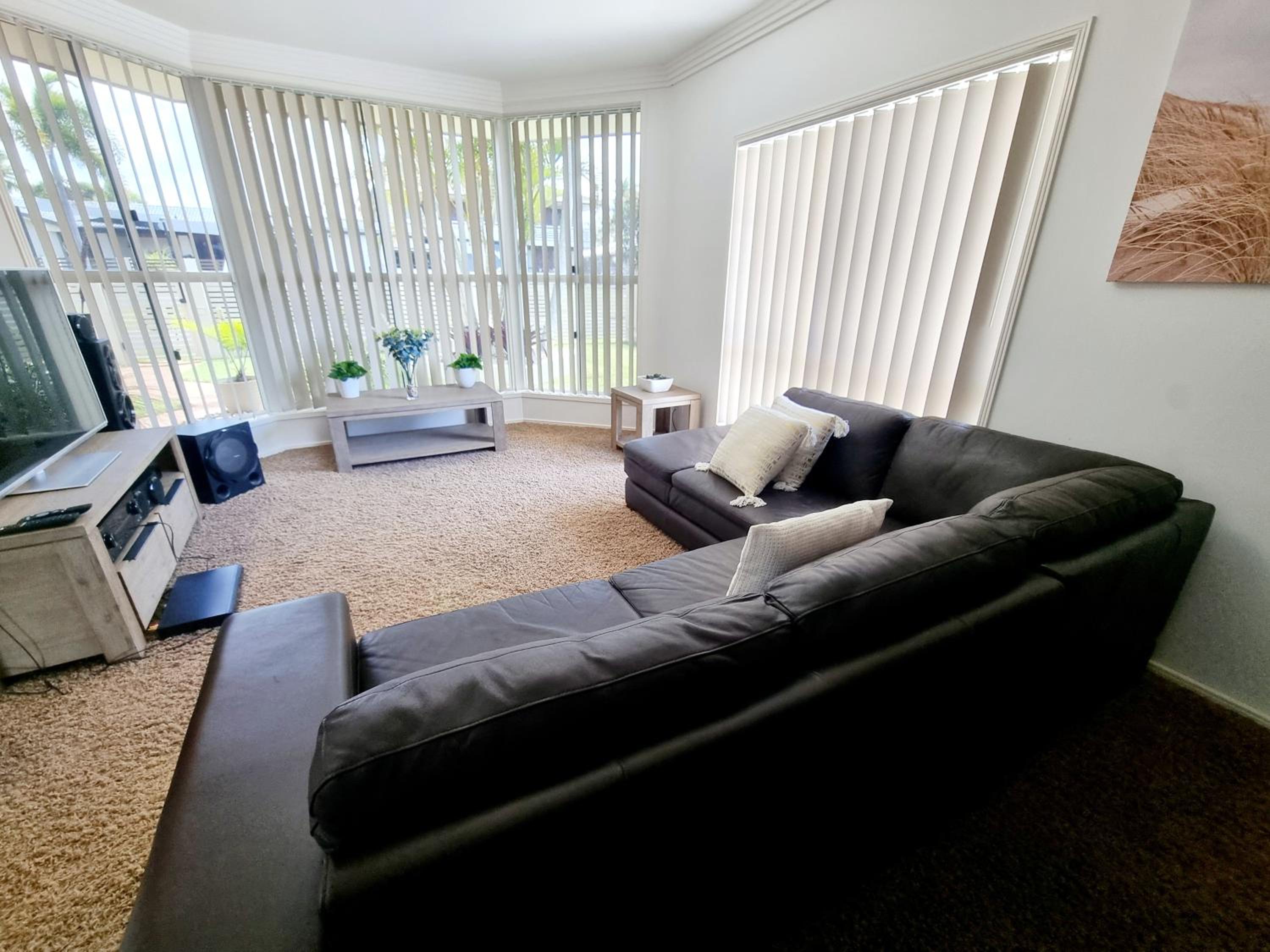 Four-Bedroom House photo 3