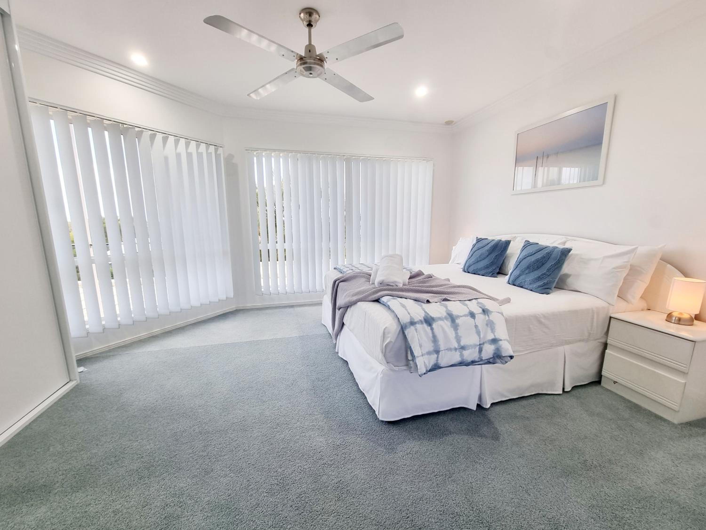 Four-Bedroom House photo 2
