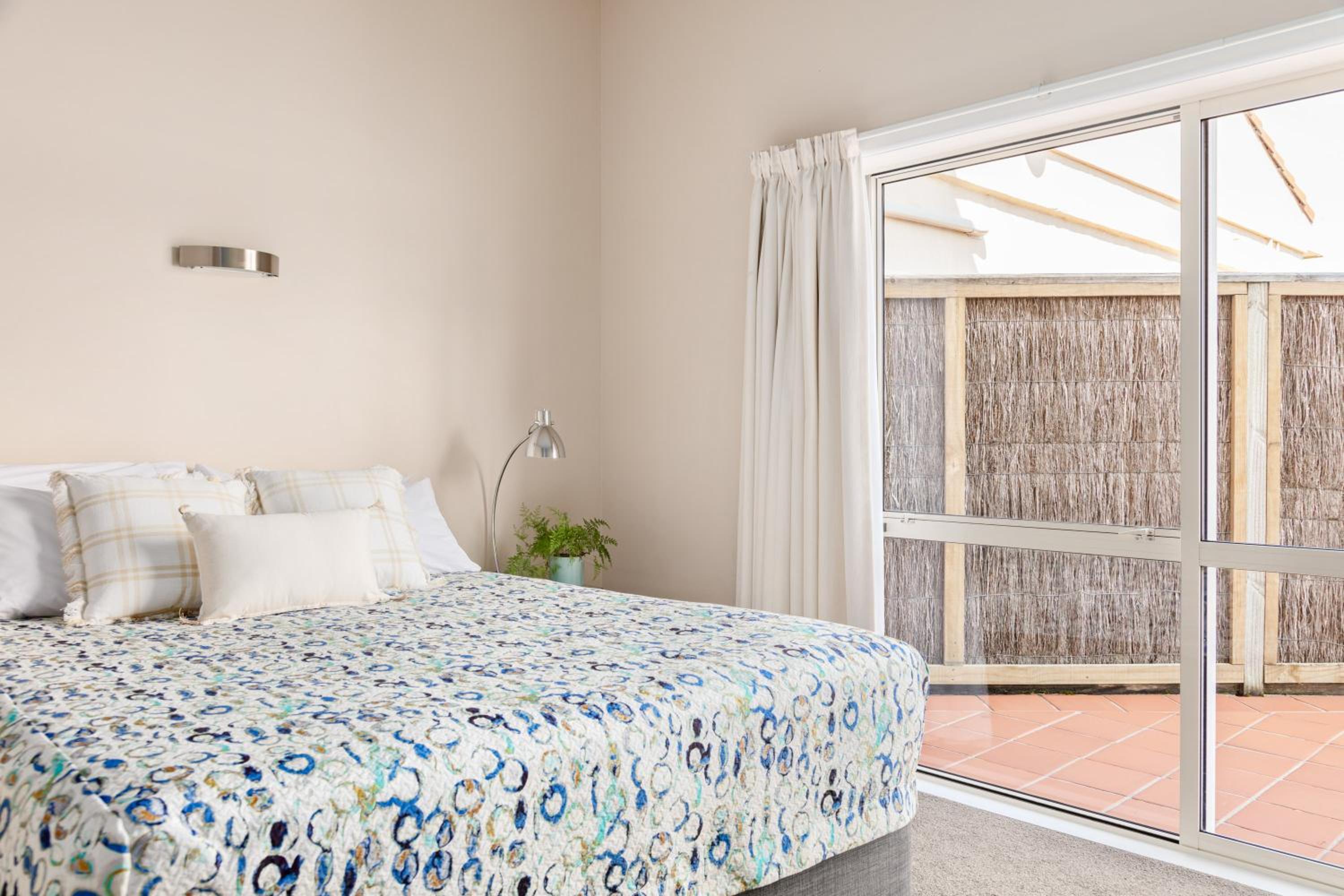 One-Bedroom Suite - Photo 1