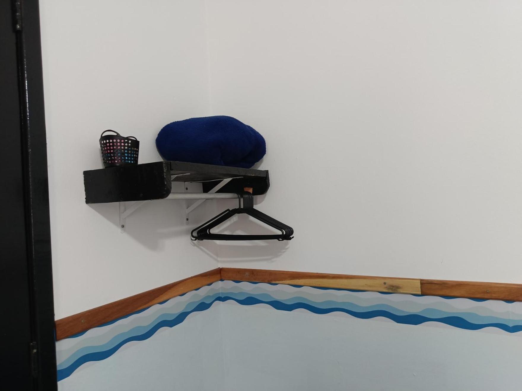 Suite - Photo 13