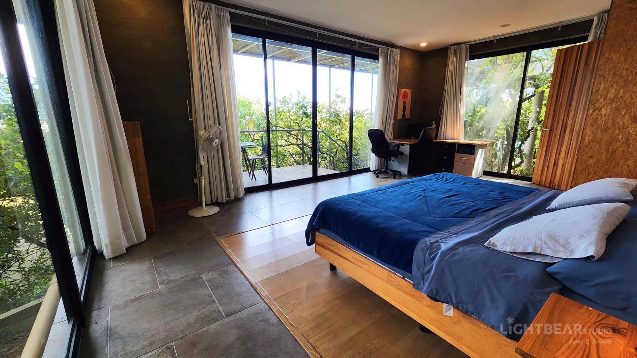 King Suite with Balcony - Photo 9