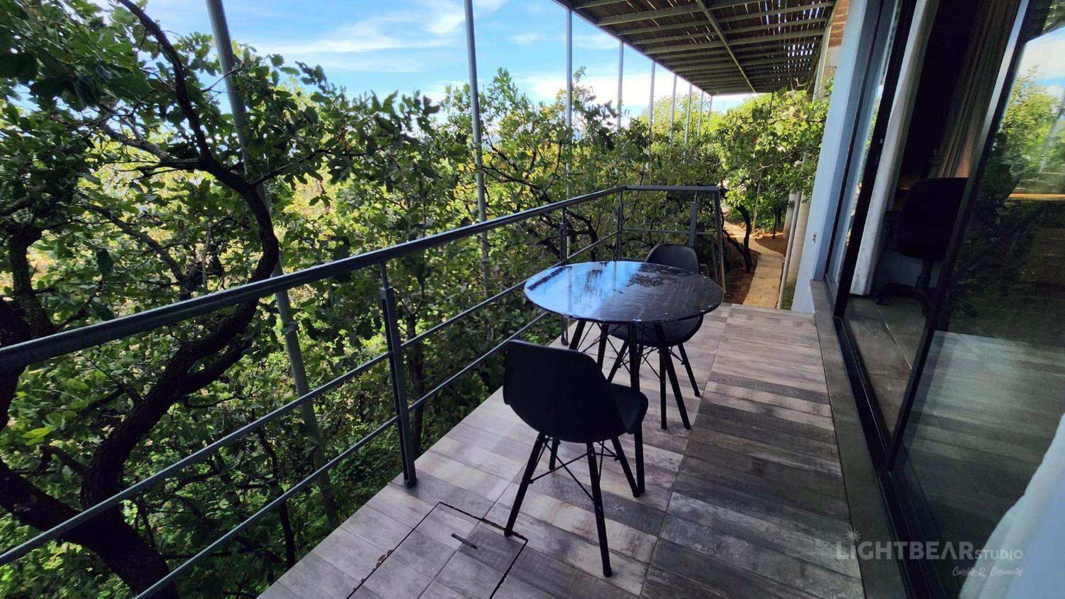 King Suite with Balcony - Photo 10