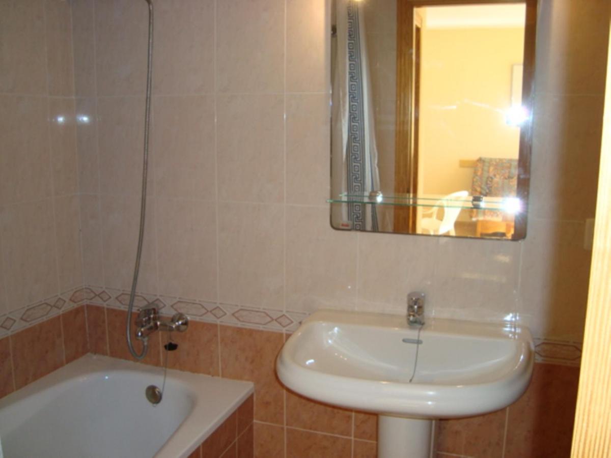 Two-Bedroom Apartment (4-6 Adults)