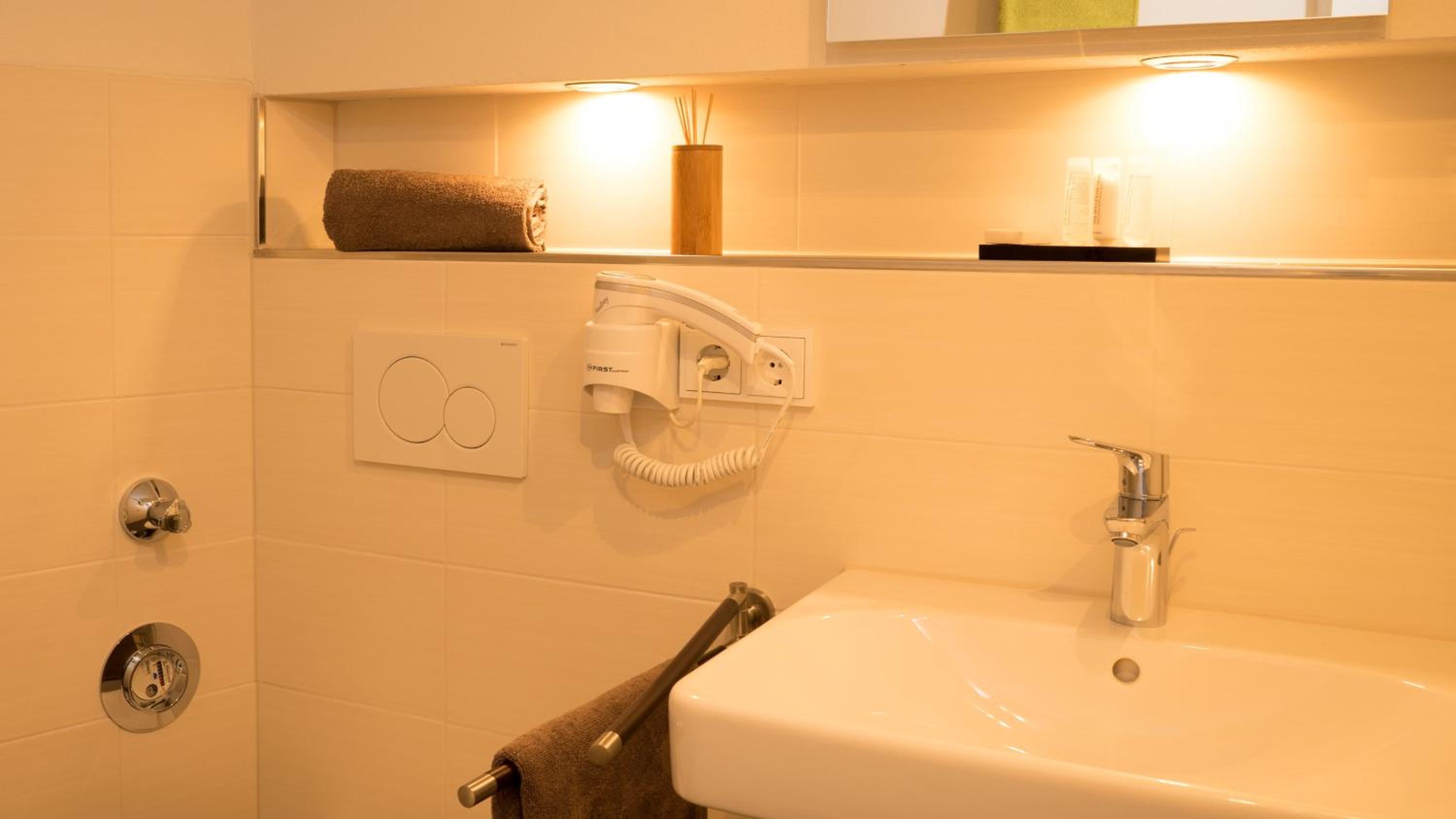 Studio Apartment without cooking facilities - Photo 4