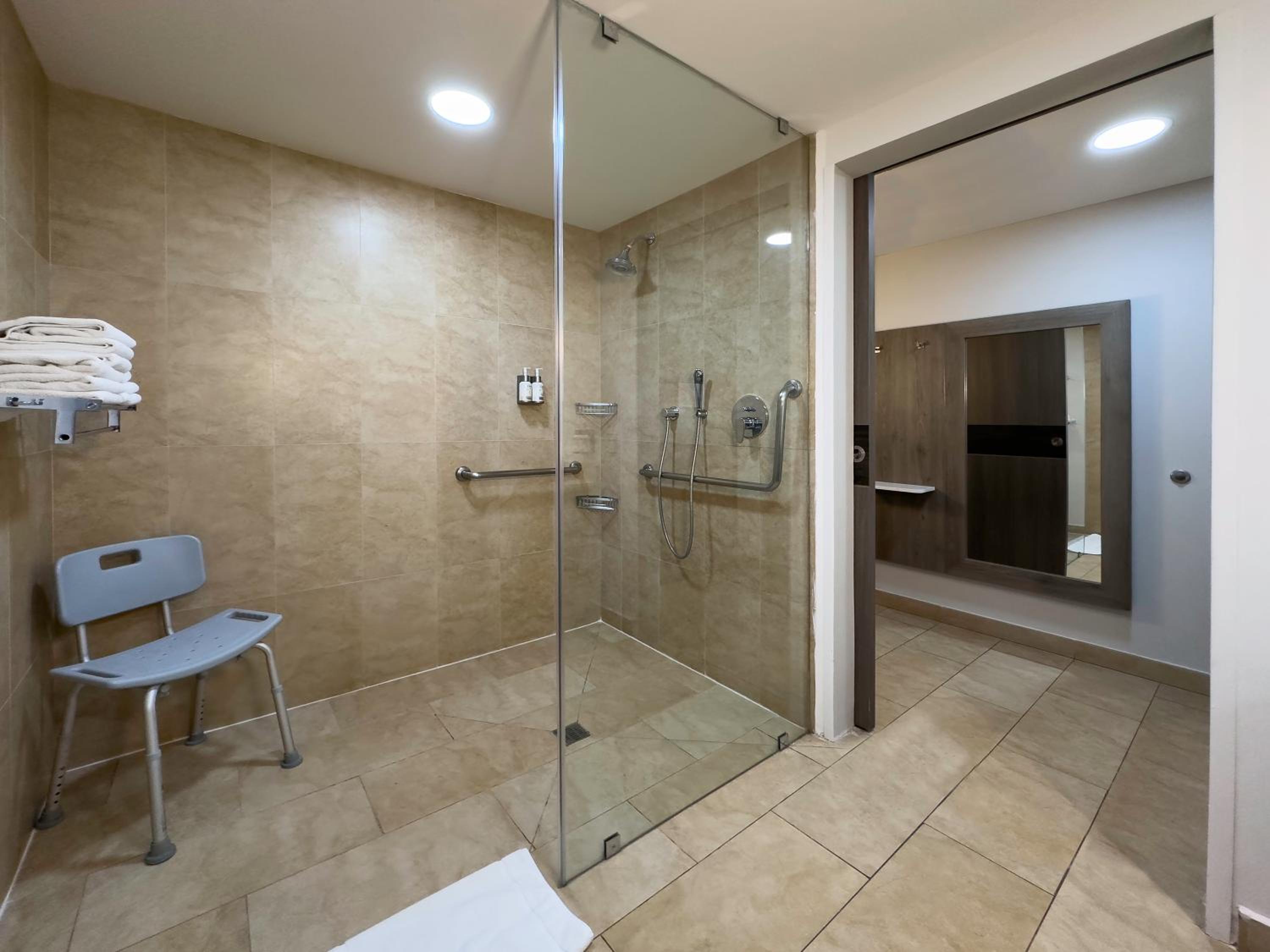Standard King Room - Accessible