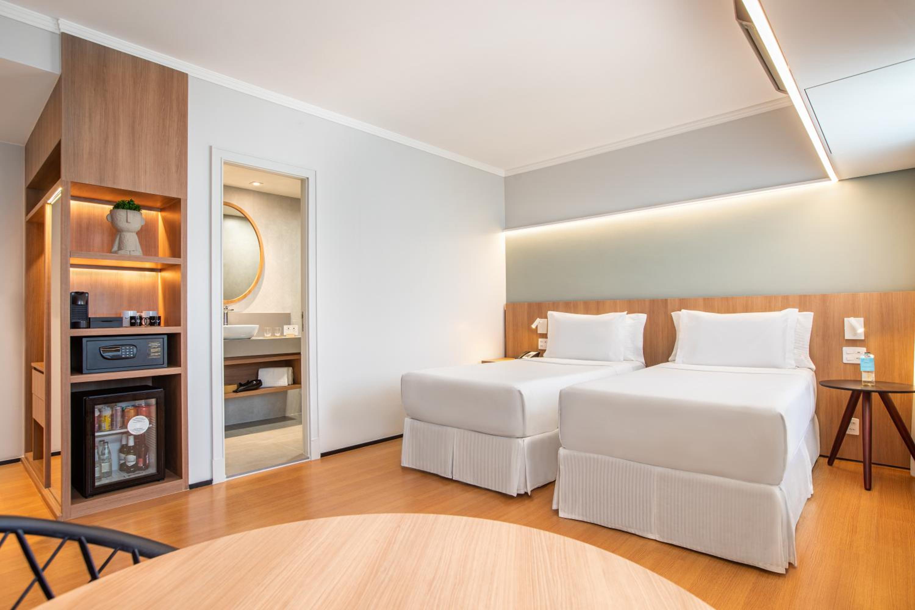 The Innside Premium Room Twin - Photo 4
