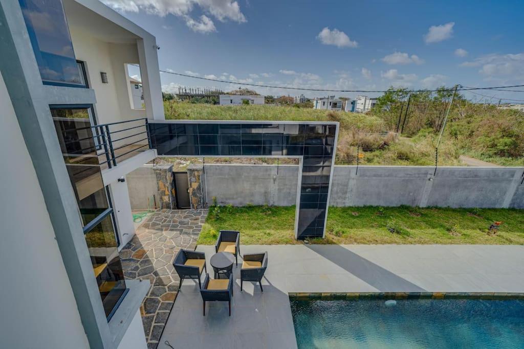 Villa photo 2