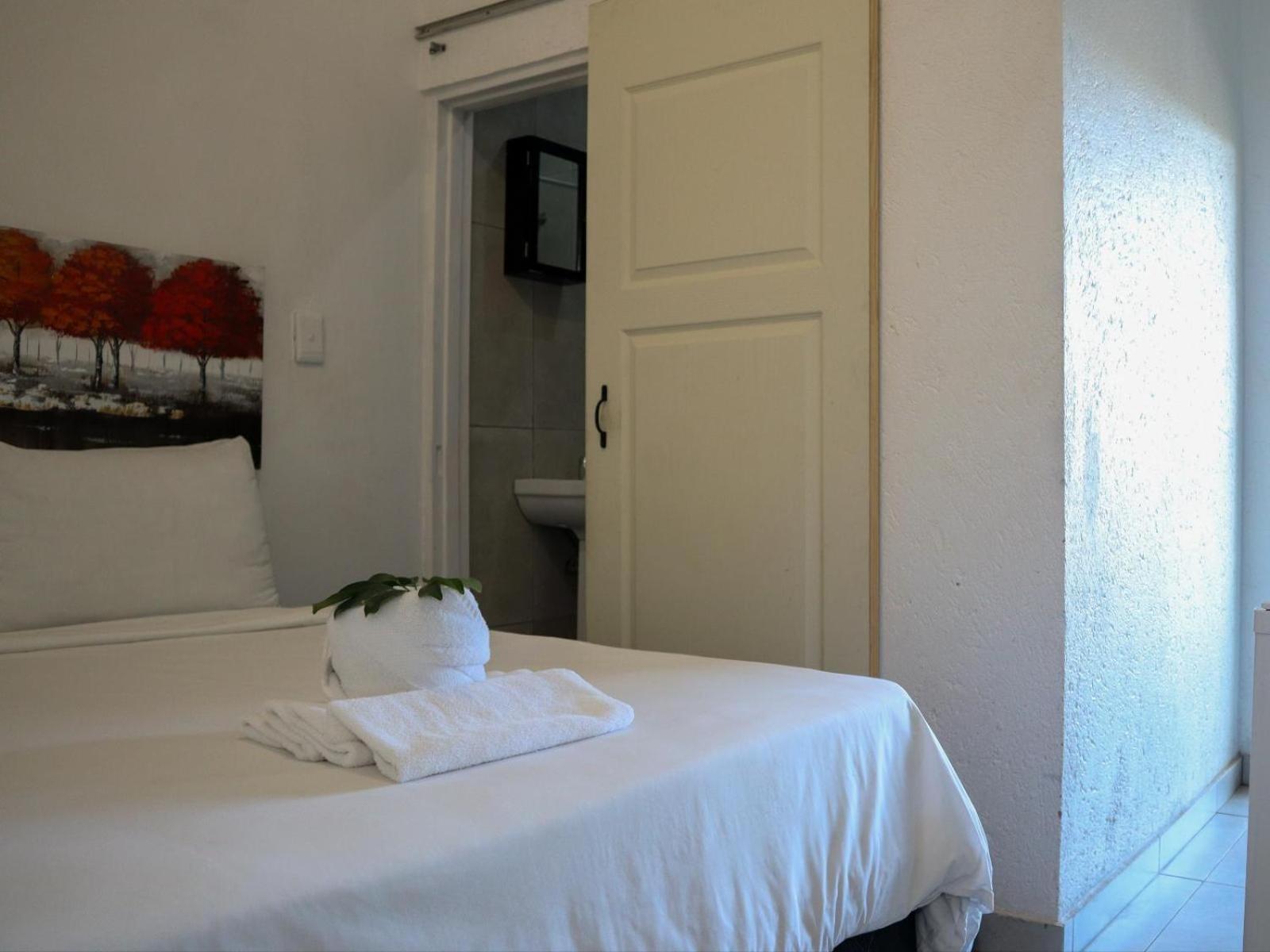 Economy Double Room - Photo 9