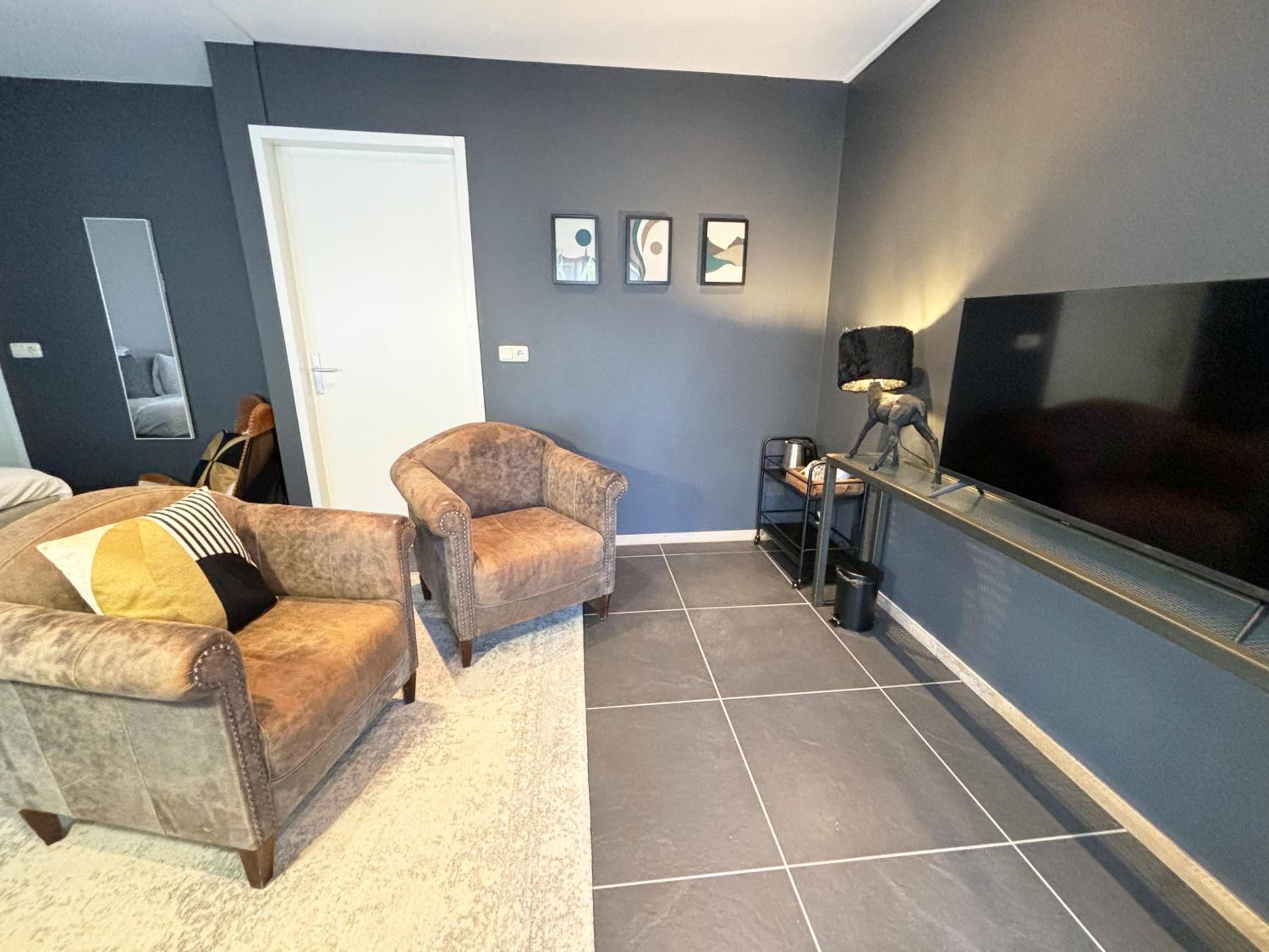 Family Room with Bathroom photo 1