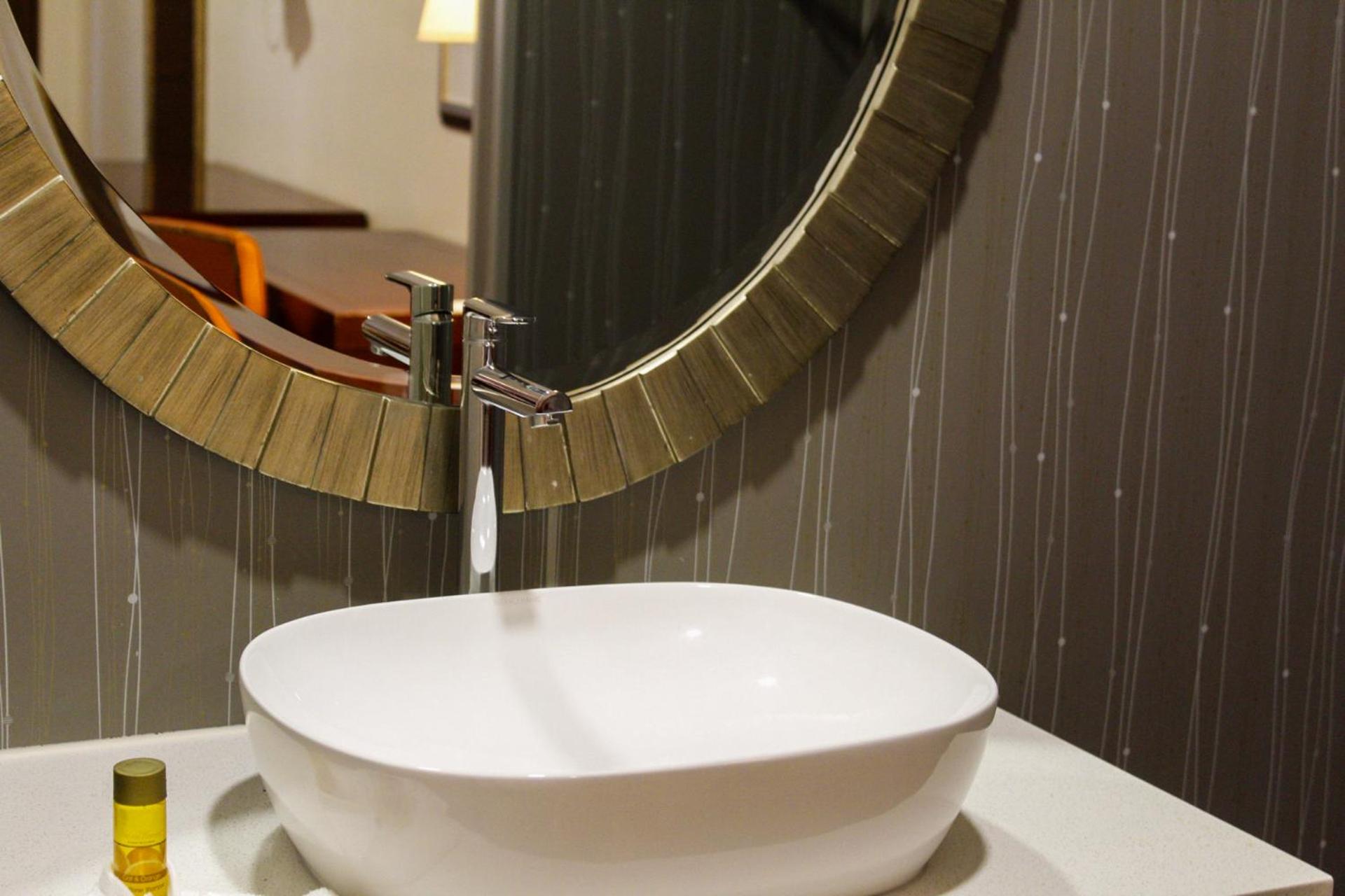 Deluxe Junior Suite photo 3