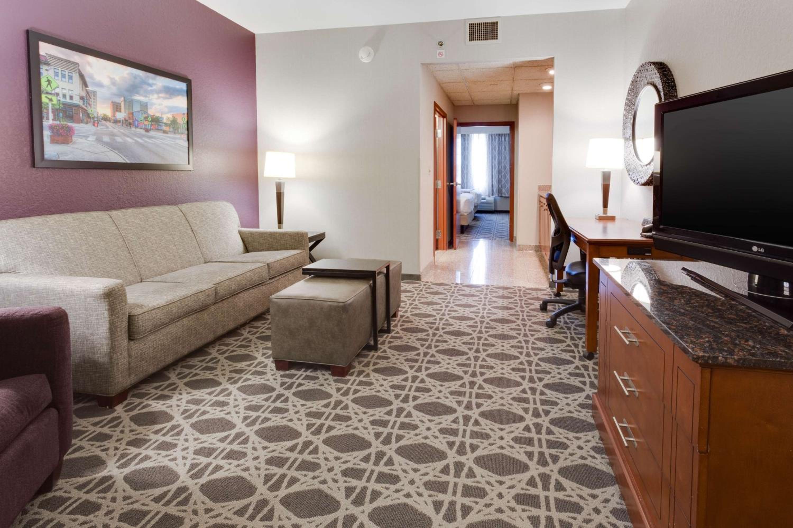 Superior King Suite - Photo 4