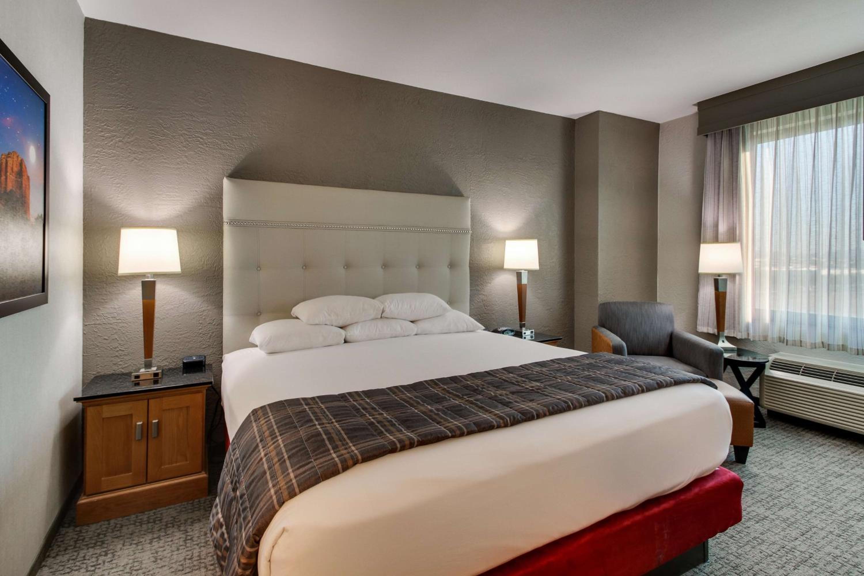 Deluxe King Room photo 3