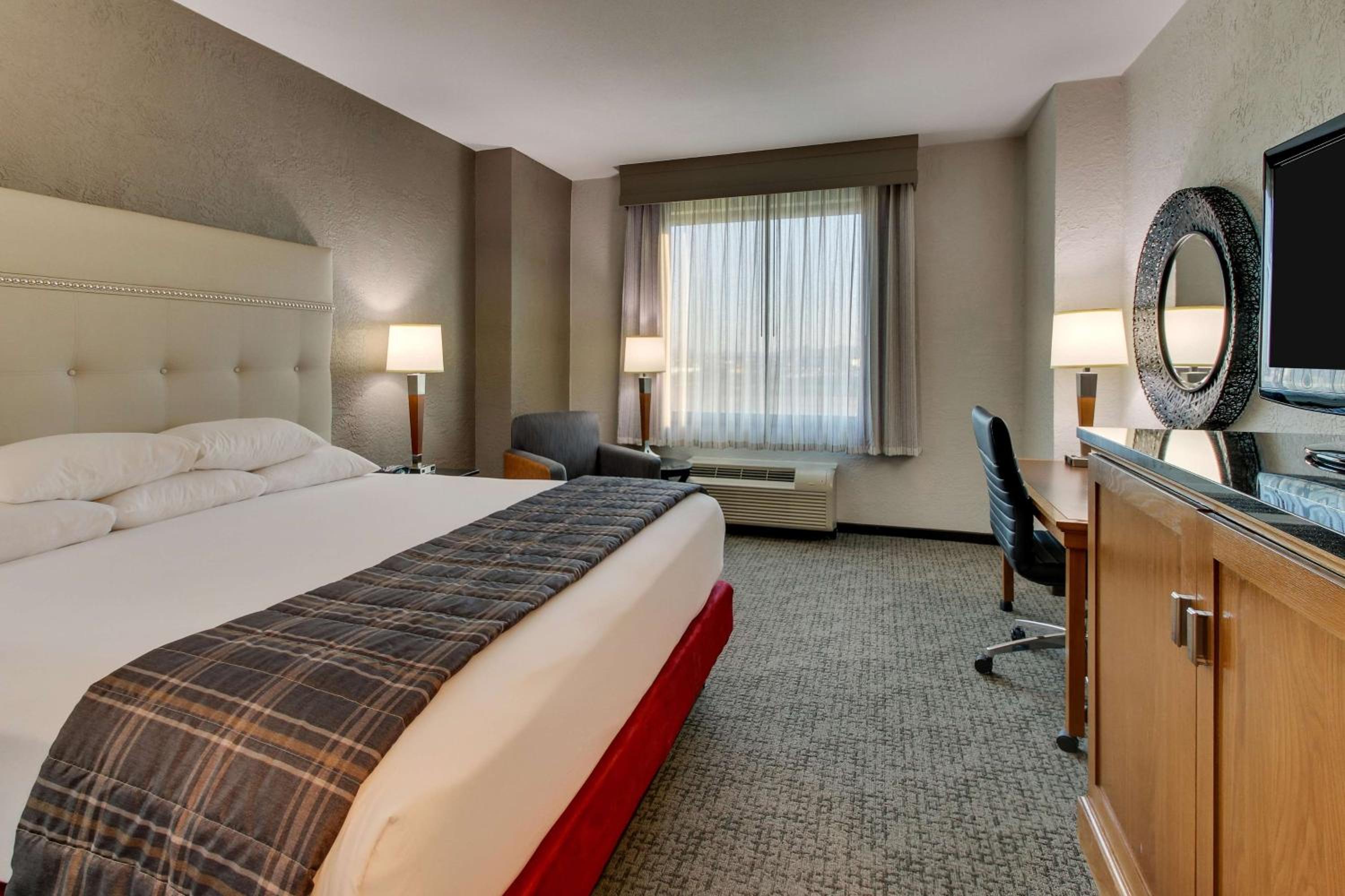 Deluxe King Room photo 1
