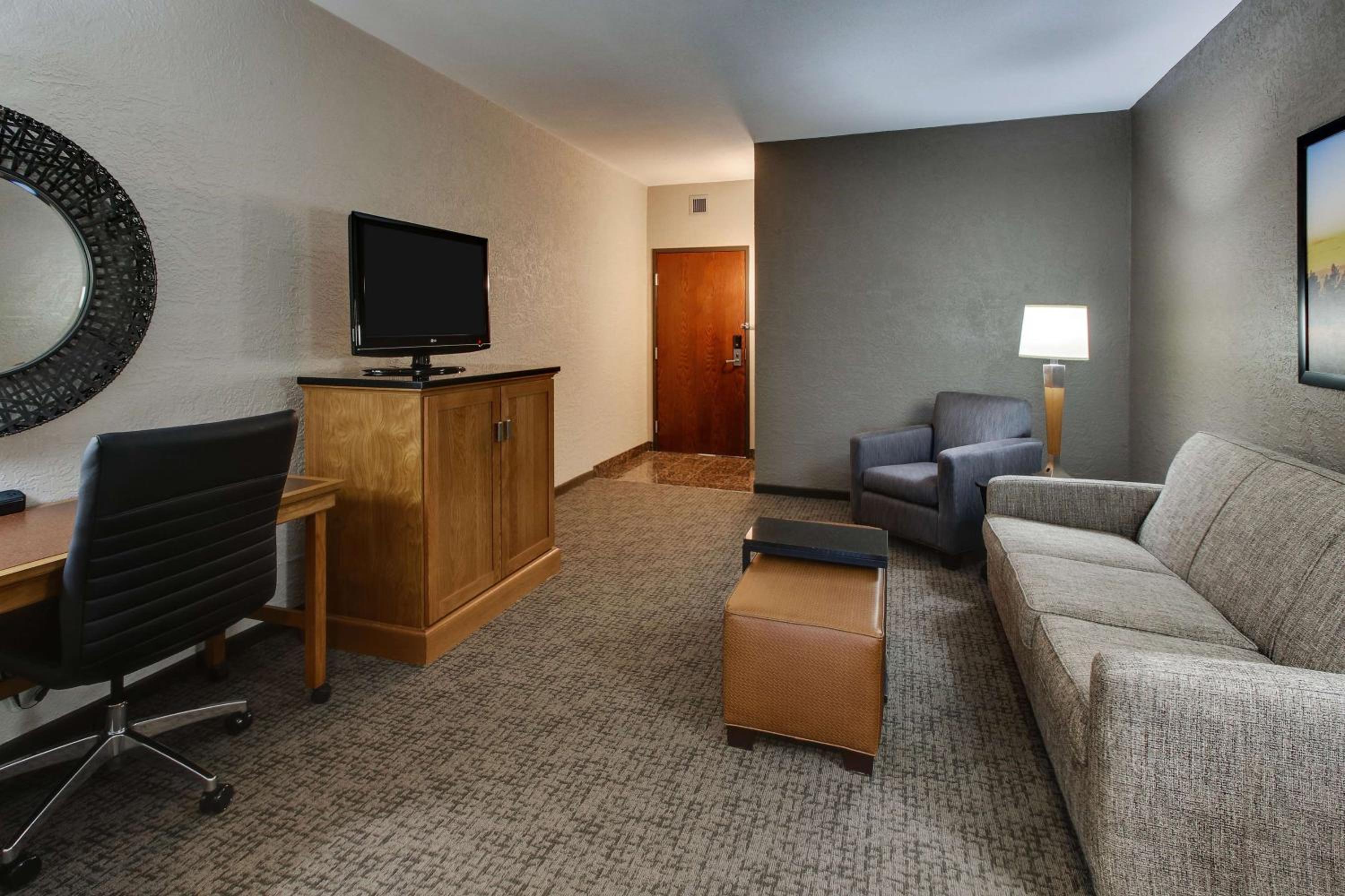 Superior King Suite photo 3