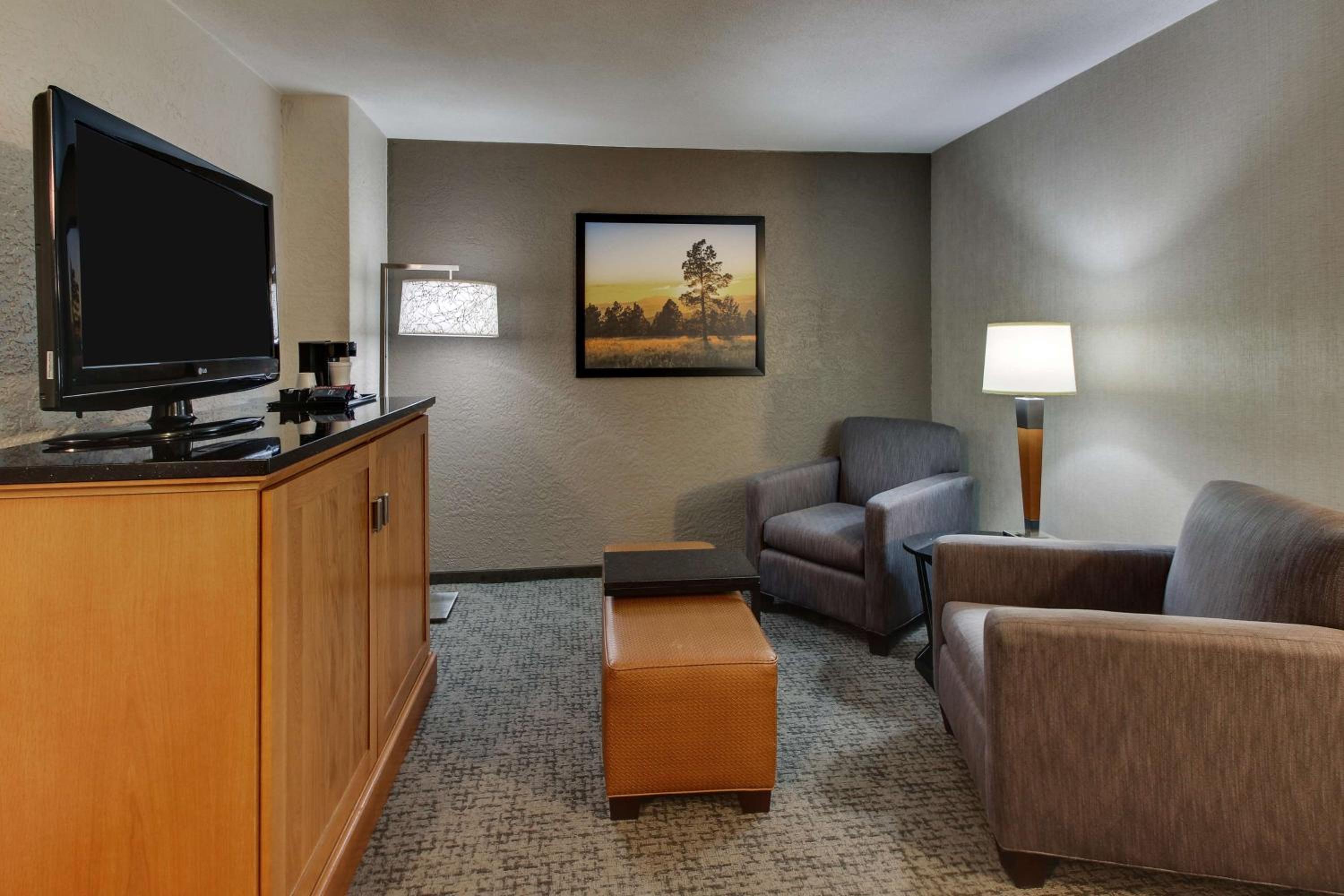 Spacious King Room photo 1