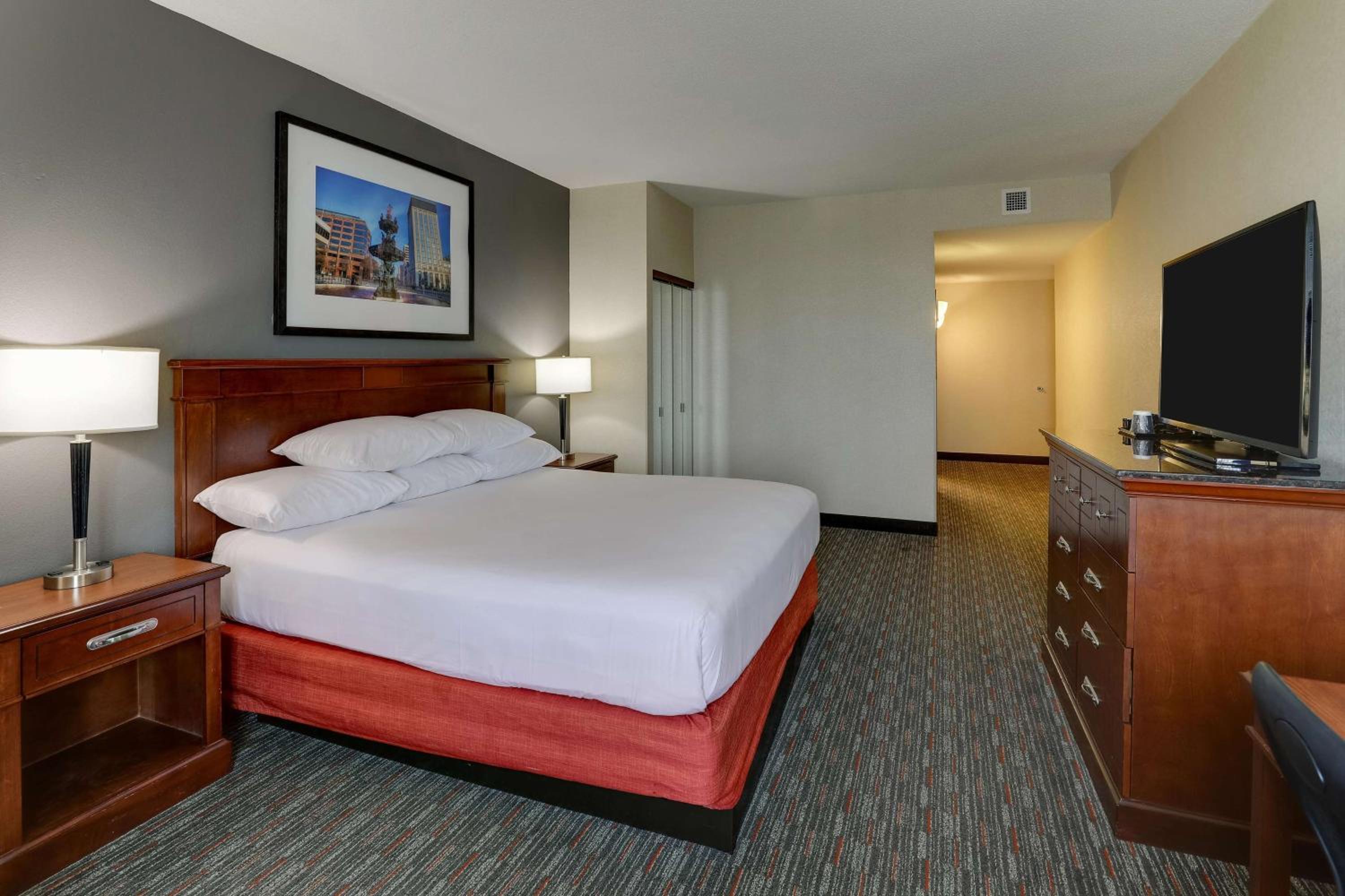 Deluxe King Room With Spa Bath