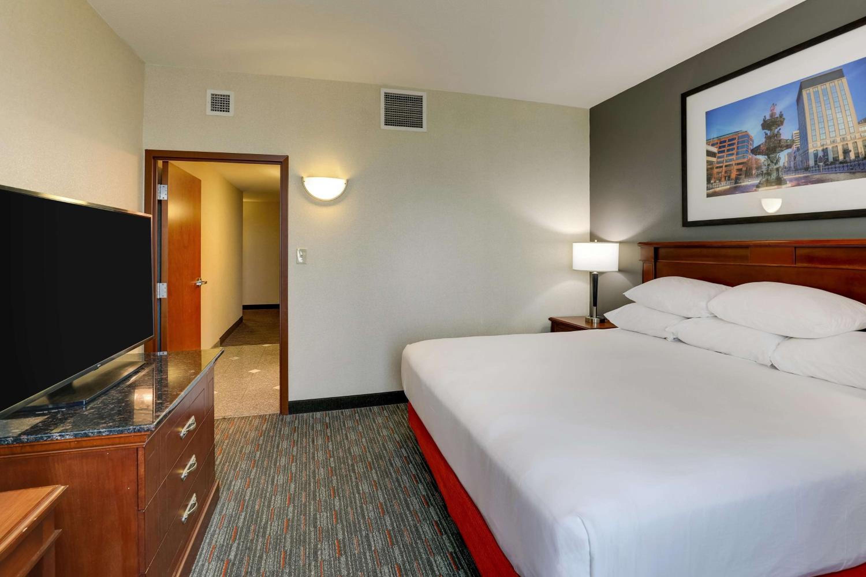 Superior Oversized King Room