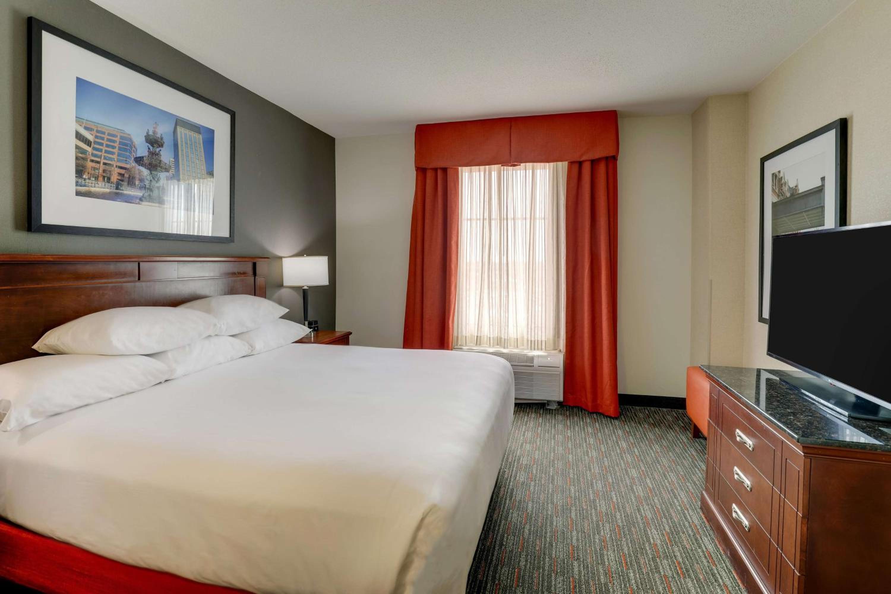 King Suite with Sofa Bed - Accessible, Tub - Photo 1