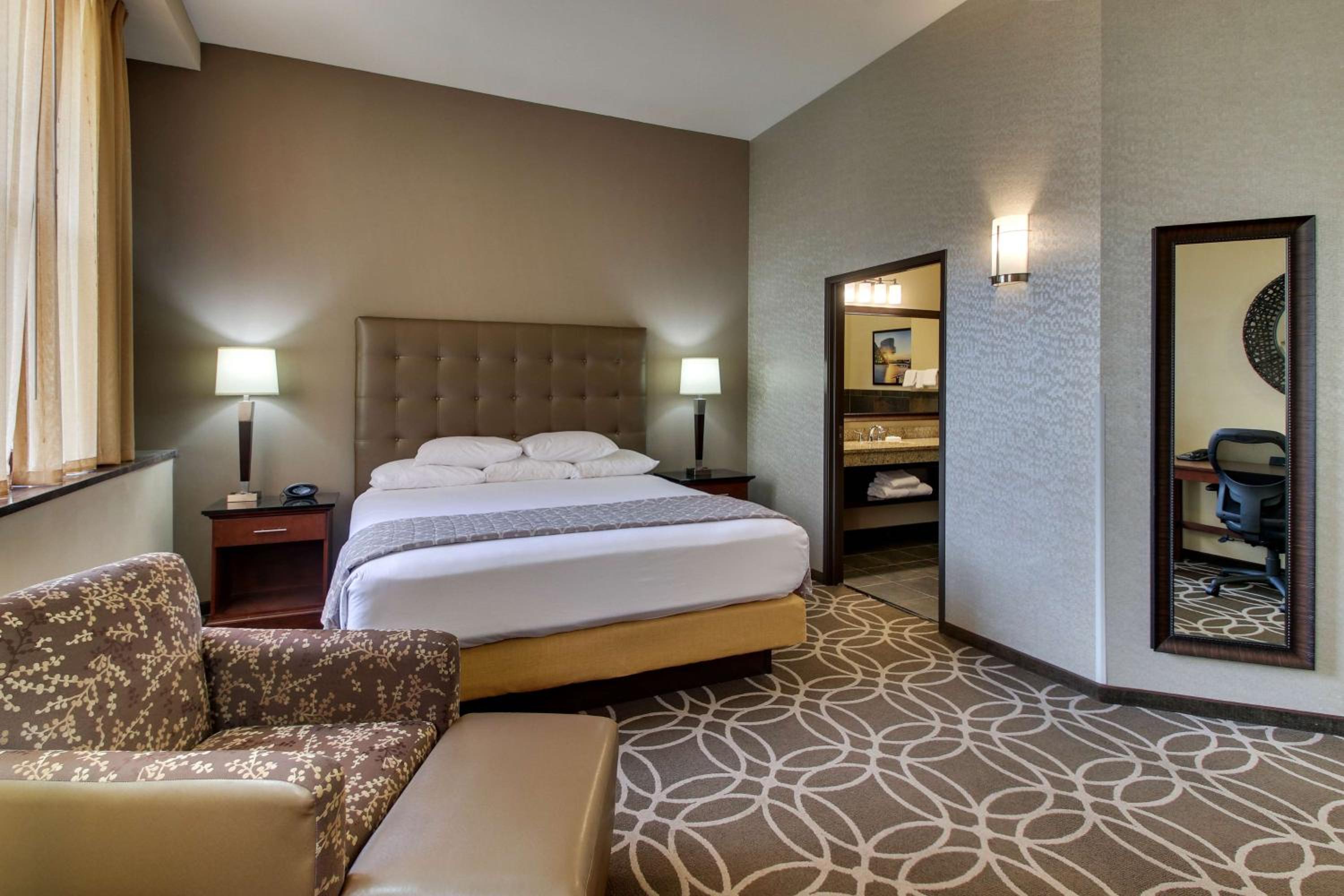 Deluxe King Room - High Floor