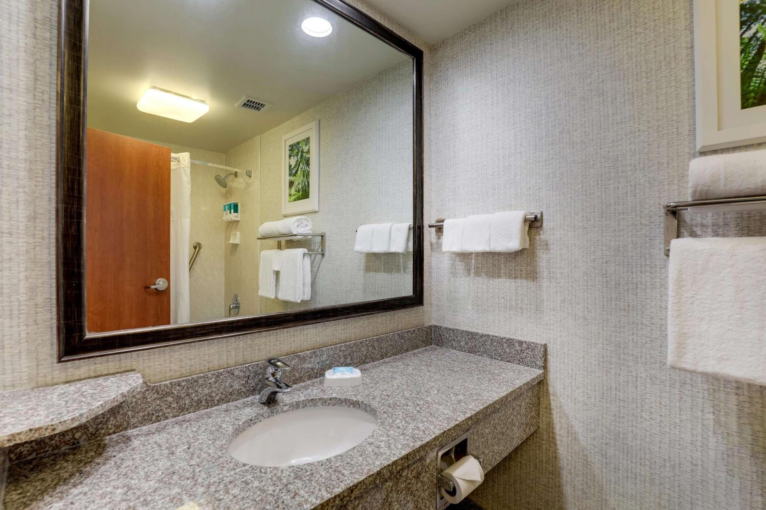 Superior King Suite - Photo 2
