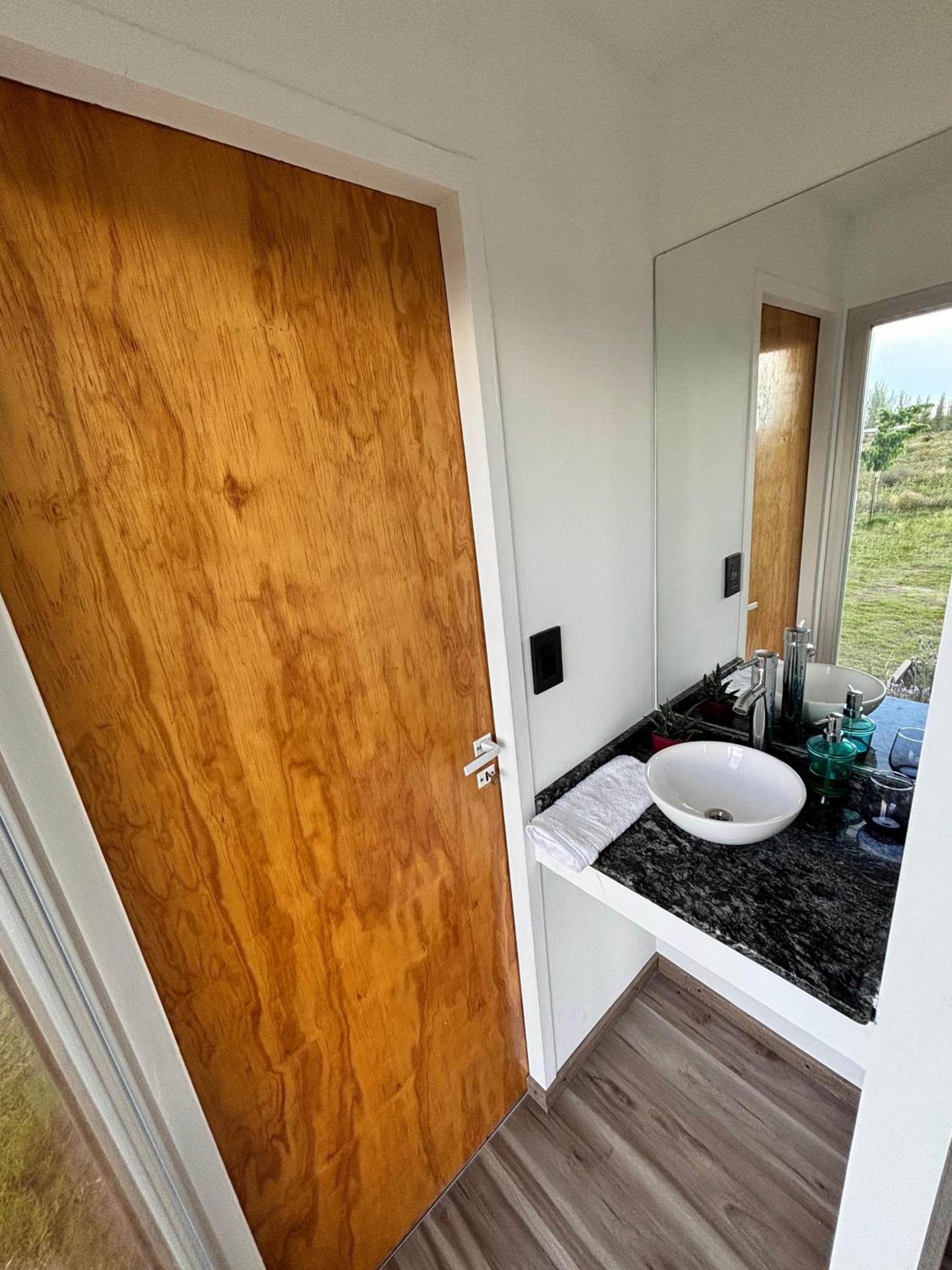 One-Bedroom House photo 2