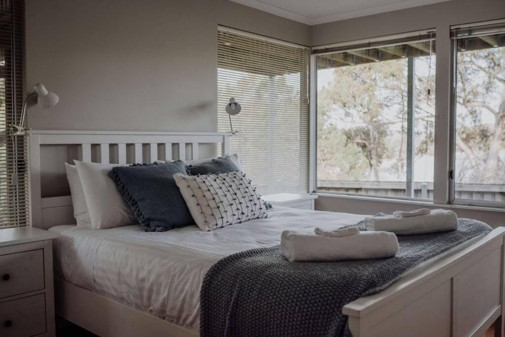 Three-Bedroom House photo 1