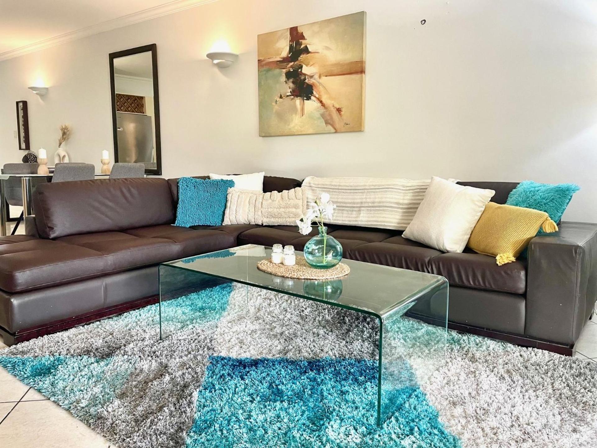 Three-Bedroom Apartment photo 1