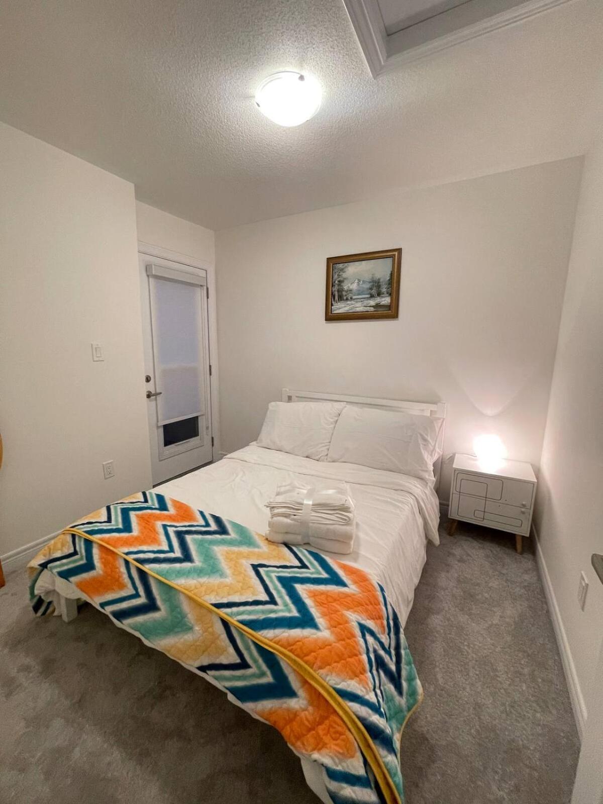 Queen Room photo 1