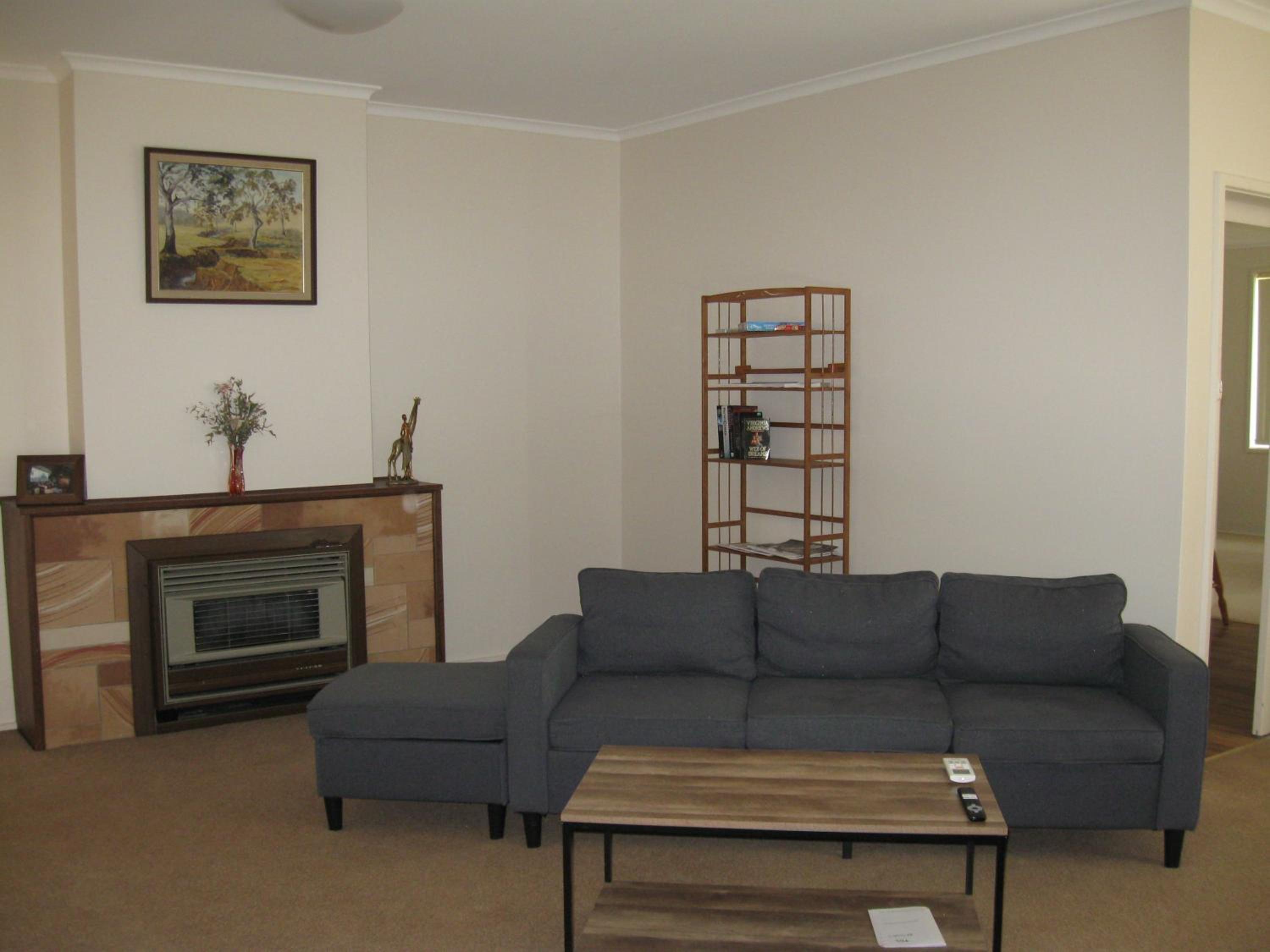 Three-Bedroom House photo 3
