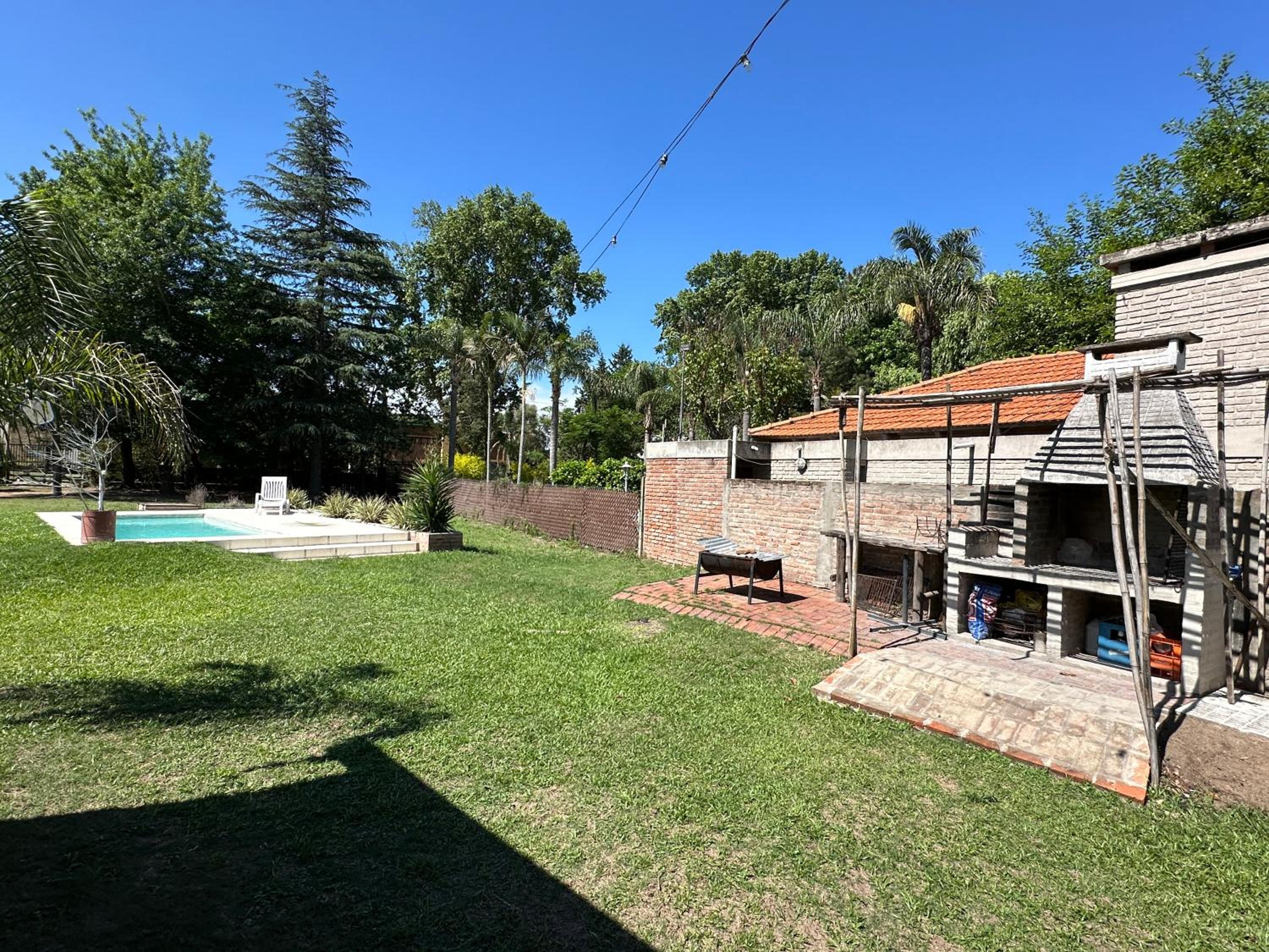 Three-Bedroom House photo 2