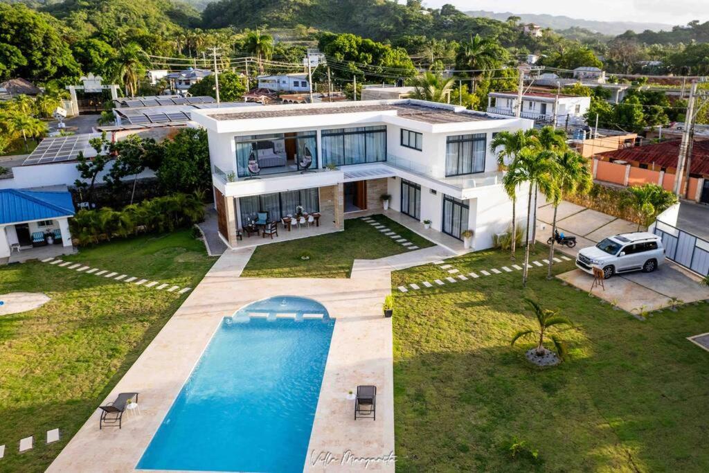Villa photo 1