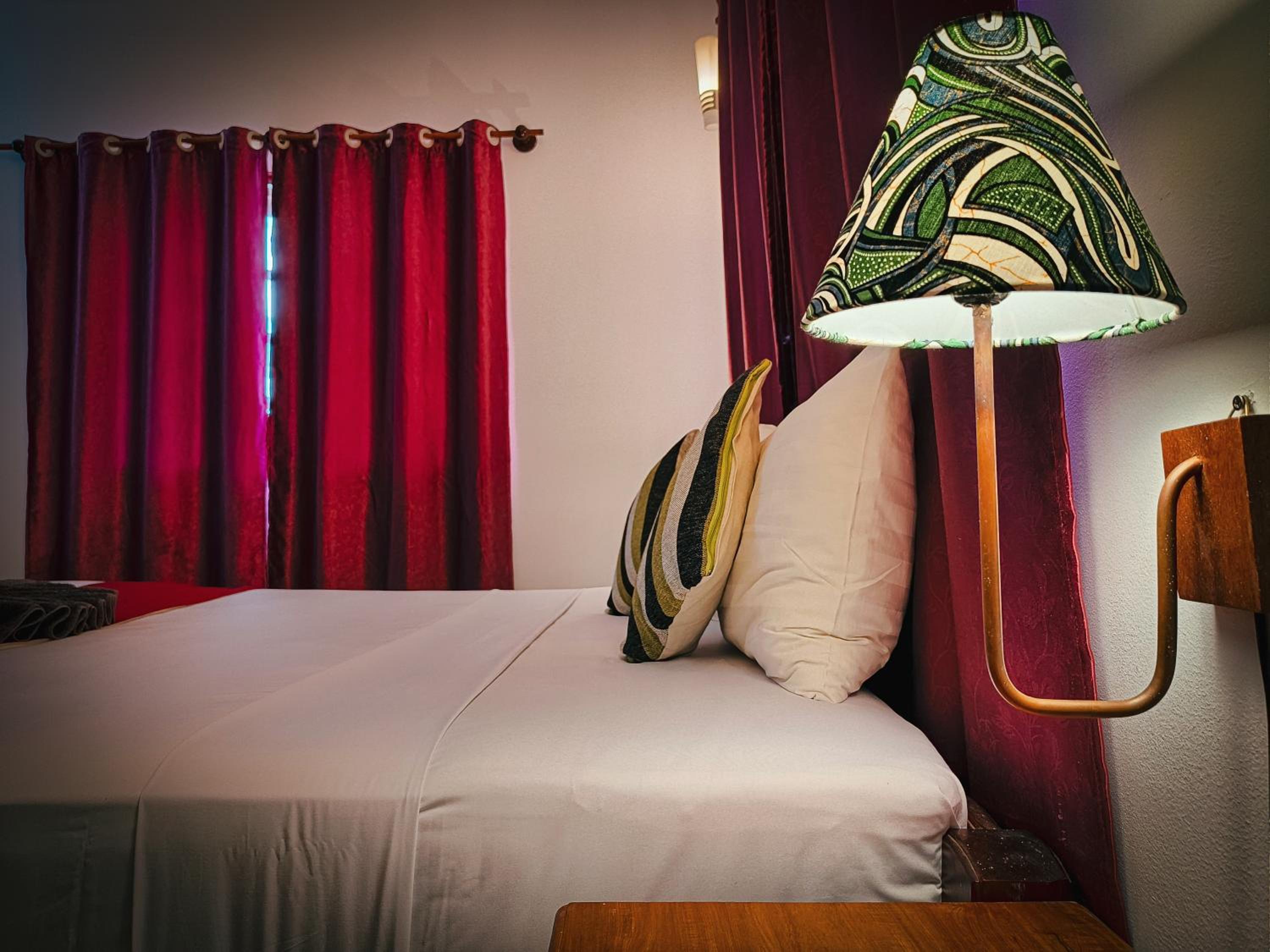 Standard Double or Twin Room - Photo 8