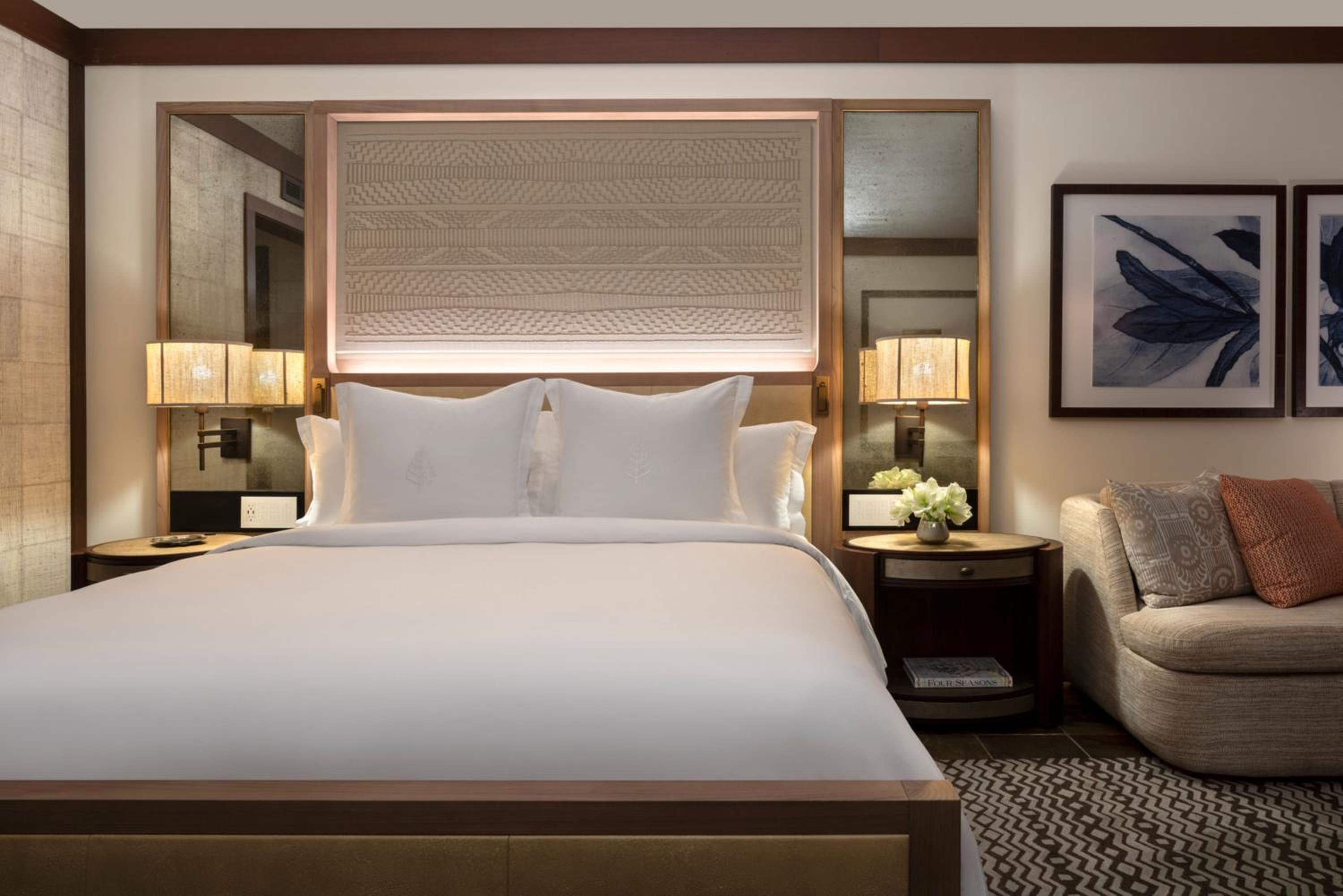King Room with Partial Ocean View - Photo 4