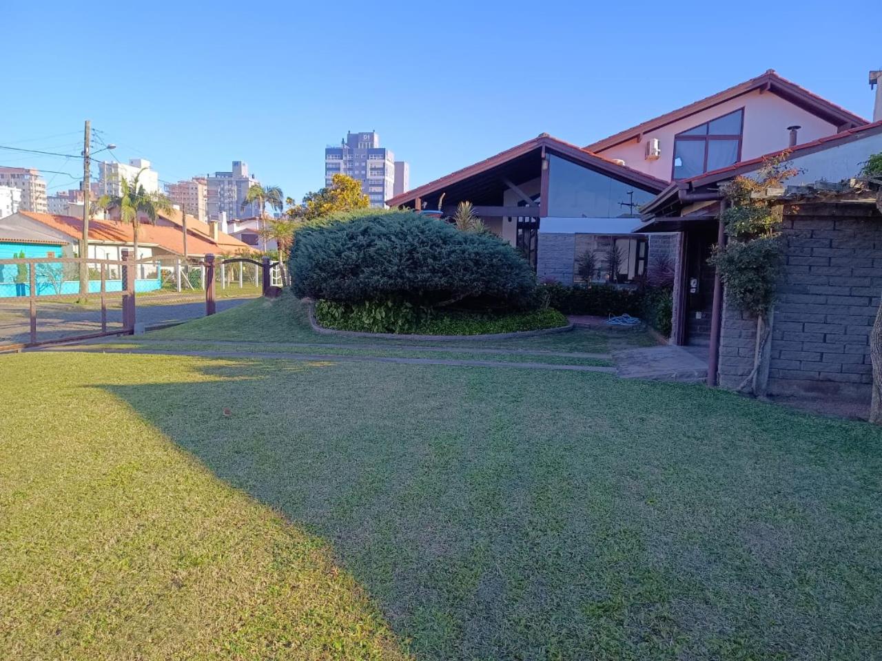 Four-Bedroom House photo 2