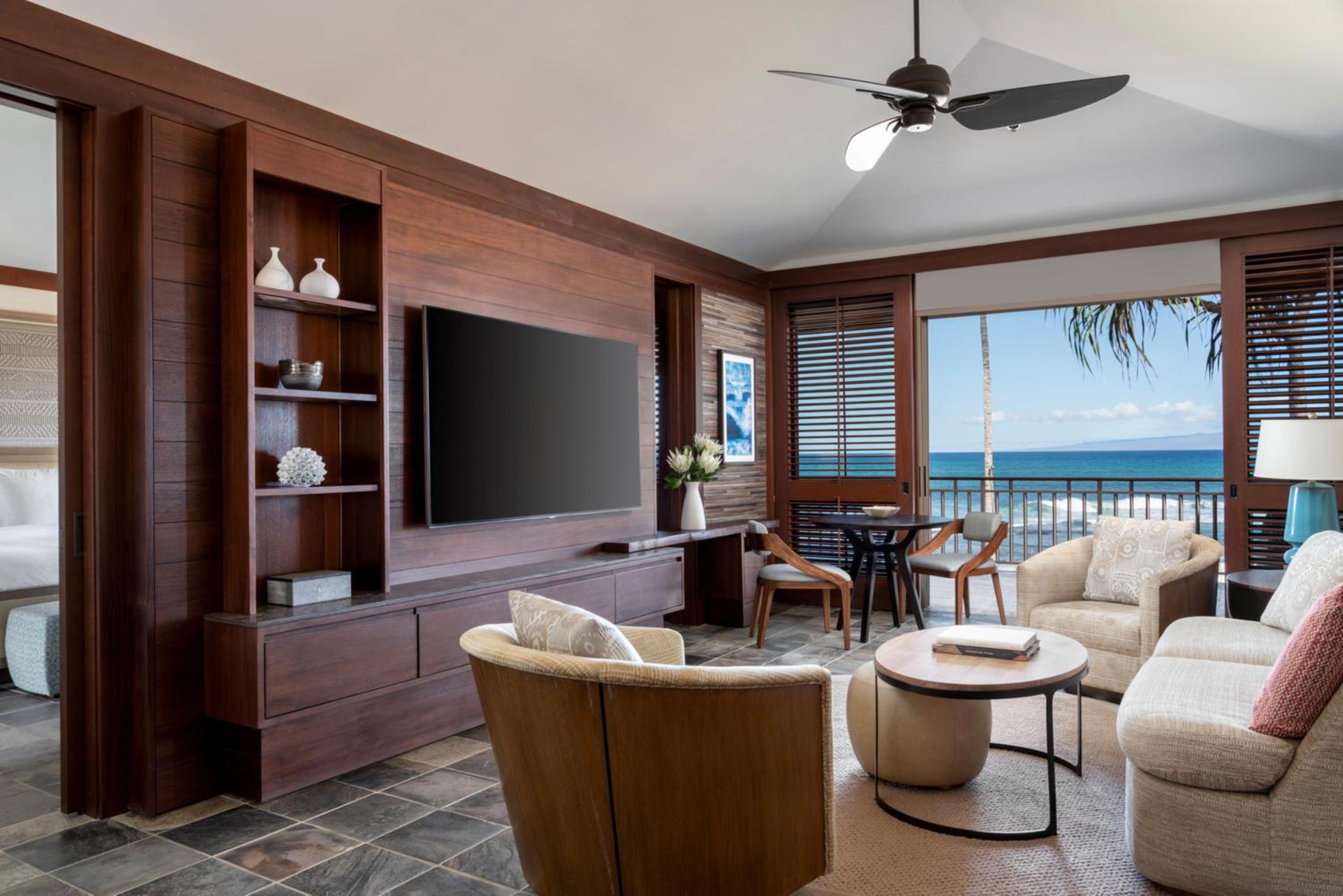Superior Suite - Oceanfront View   - Photo 5