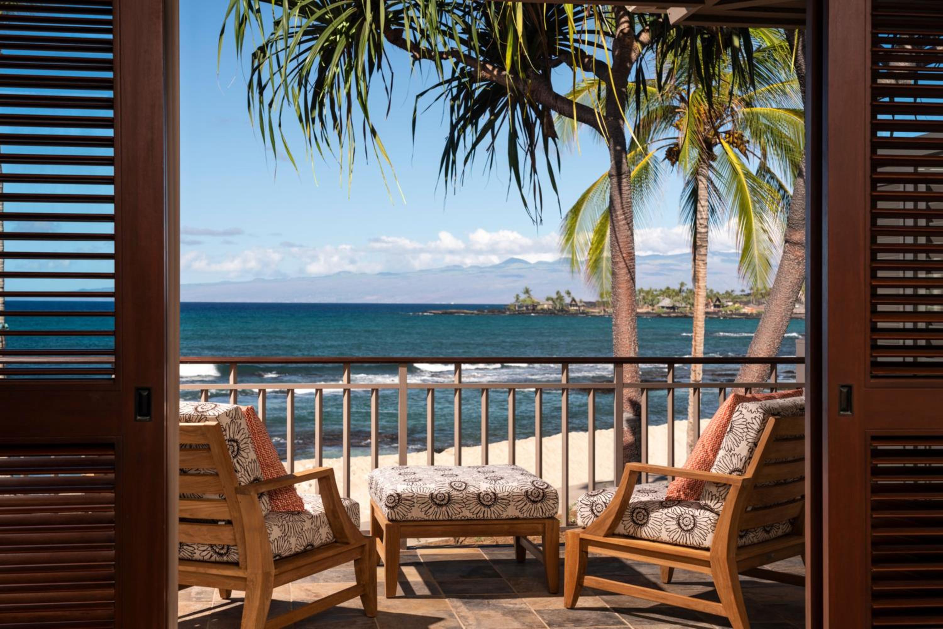 Superior Suite - Oceanfront View   - Photo 3