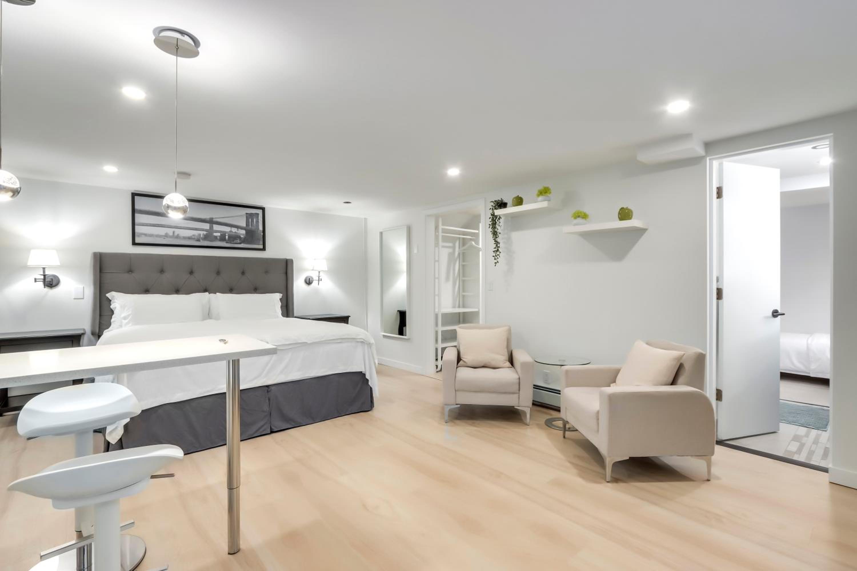 One-Bedroom Apartment