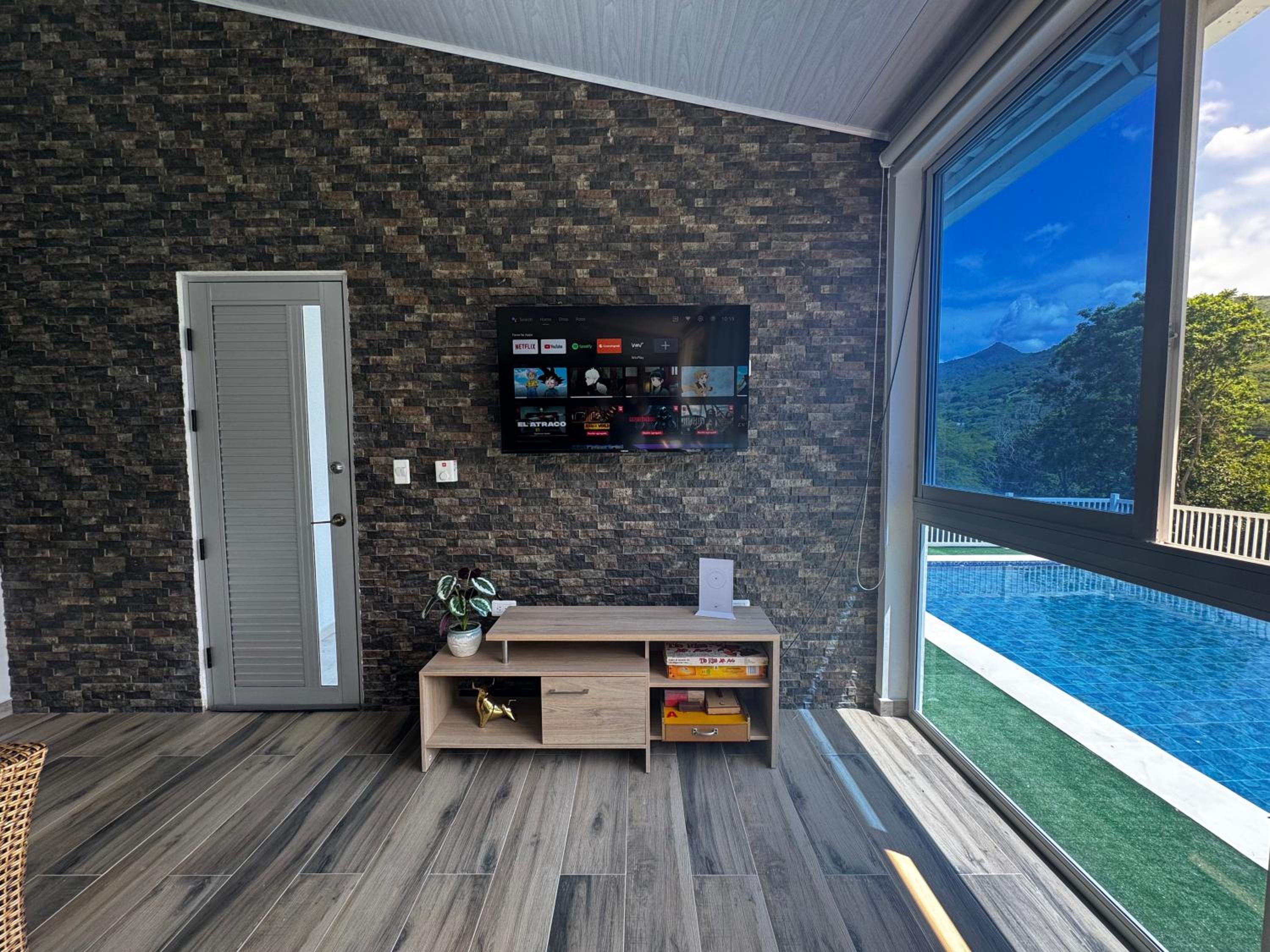 Four-Bedroom House photo 2