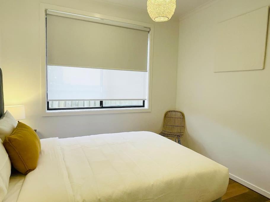 Five-Bedroom House photo 1