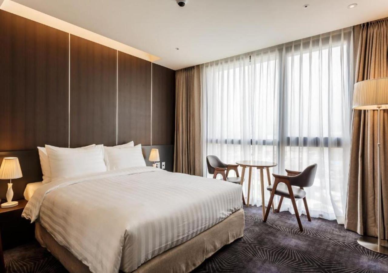 Superior Double Room with City View — the supplier's photographs — photo 2