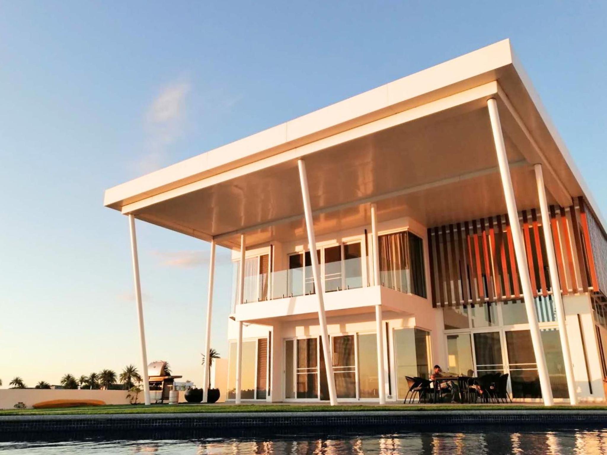 Villa - Beach Front
