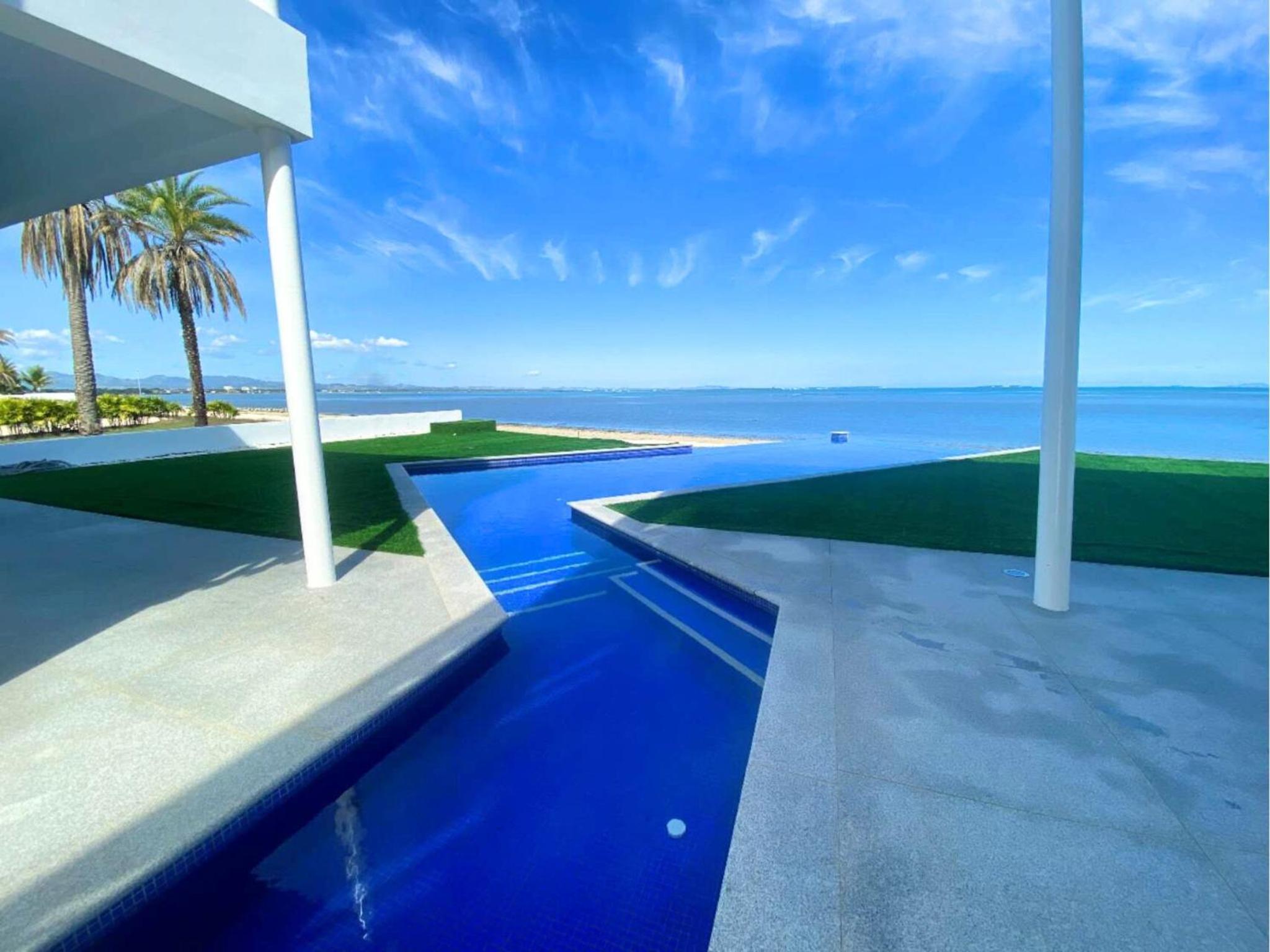 Villa - Beach Front photo 3