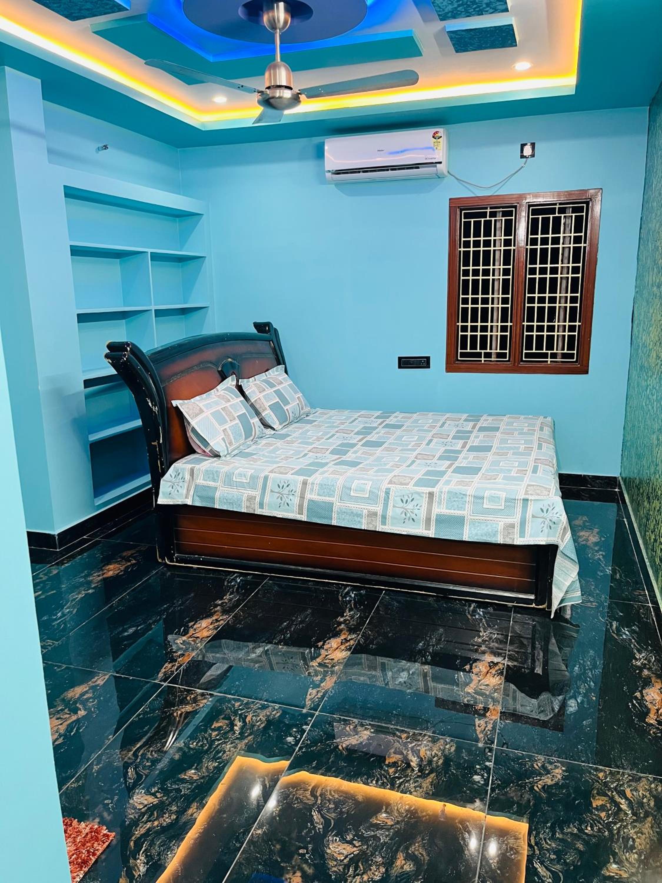 Double Room with Private Bathroom photo 1