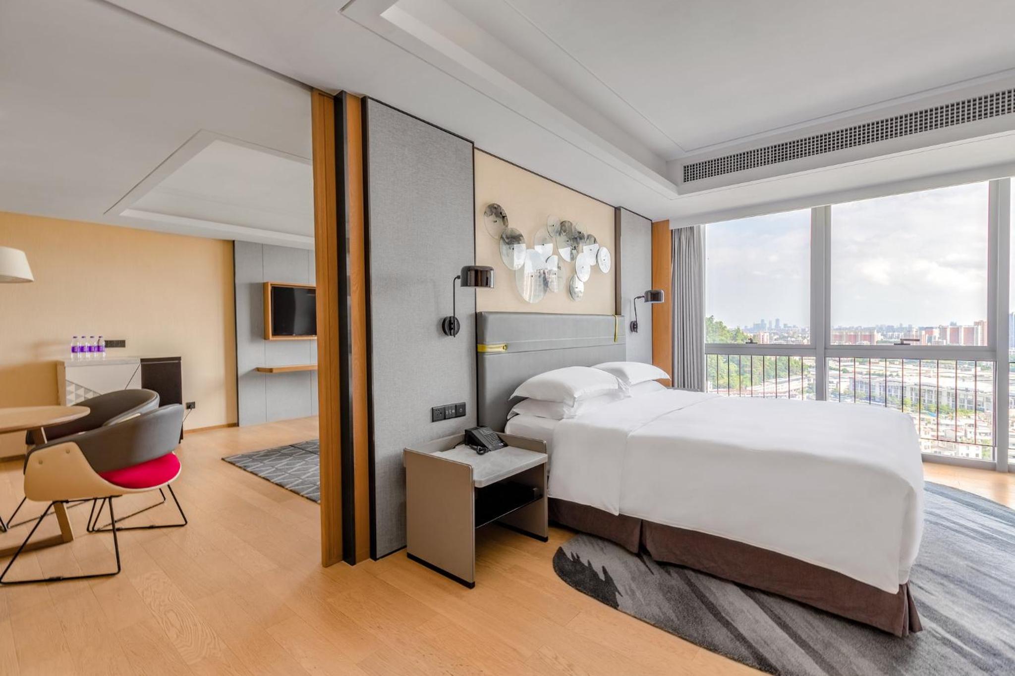 King Suite - Photo 3