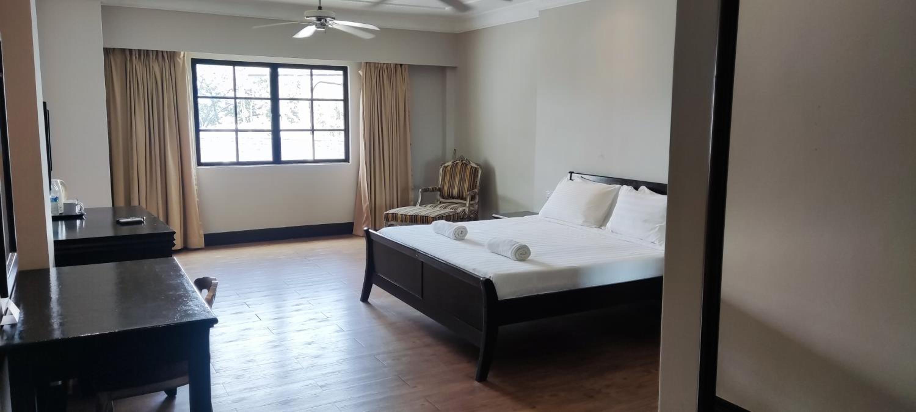 Deluxe Suite King photo 3