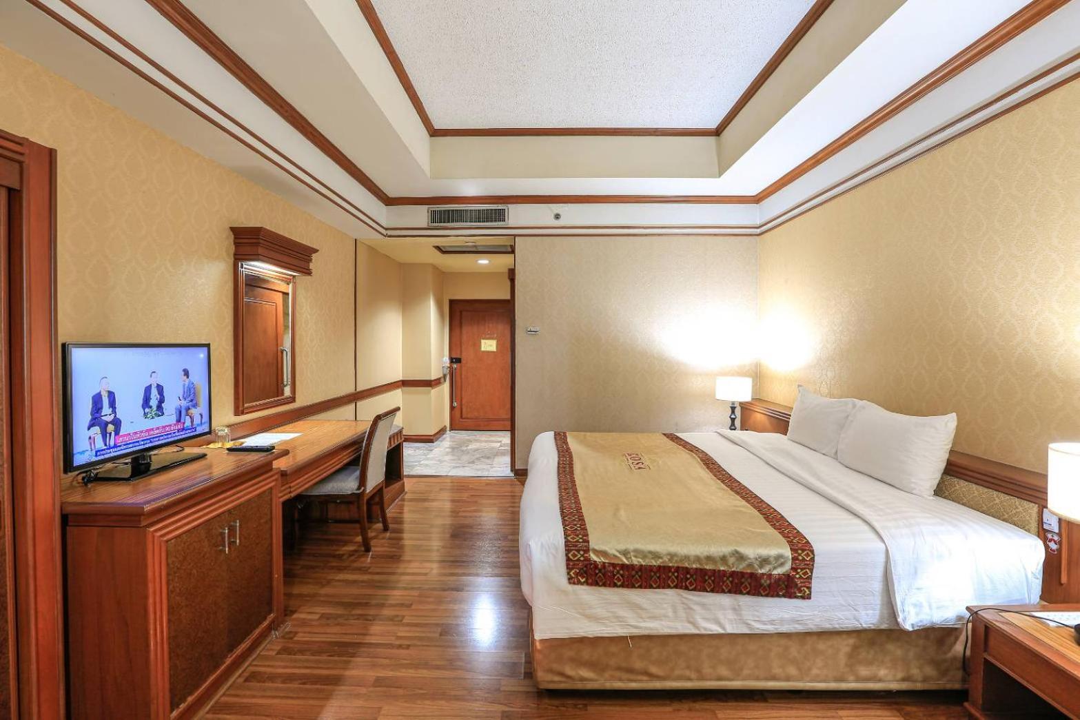 Deluxe Double Room with One Double Bed and 2 Adults Occupancy (Non Smoking) photo 1
